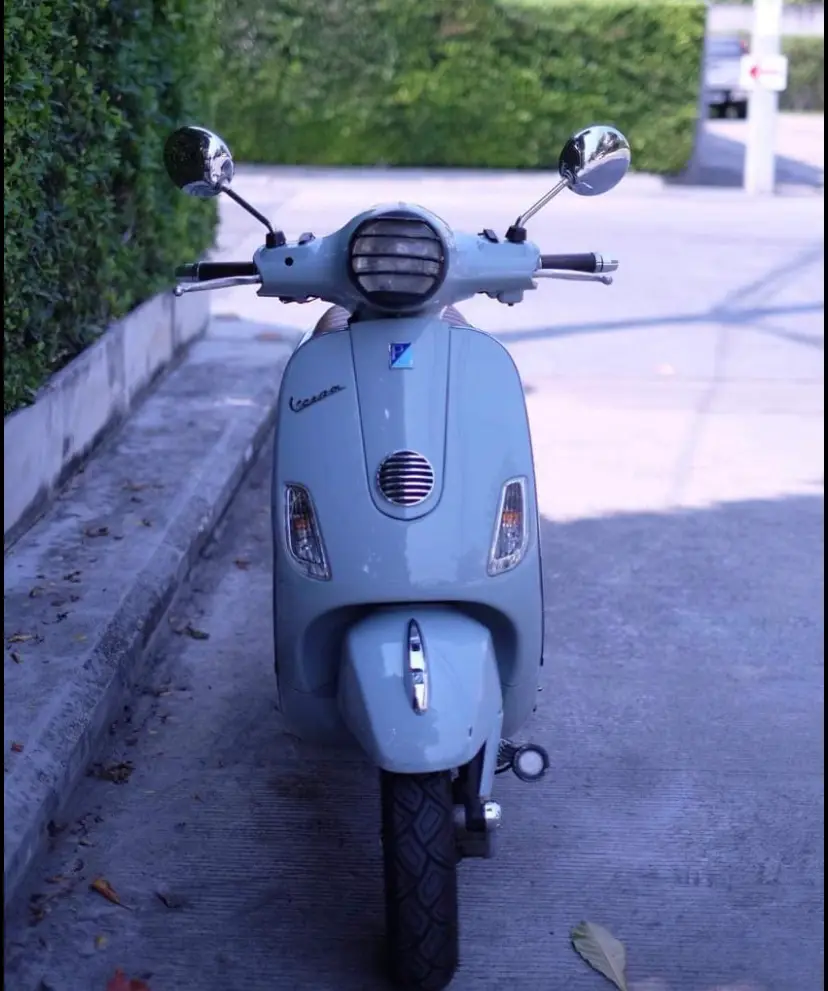 イタリア国籍を使用したVespa lx 125バイクのレビュー🇮🇹🛵 | Tarm Thithatが投稿したフォトブック | Lemon8