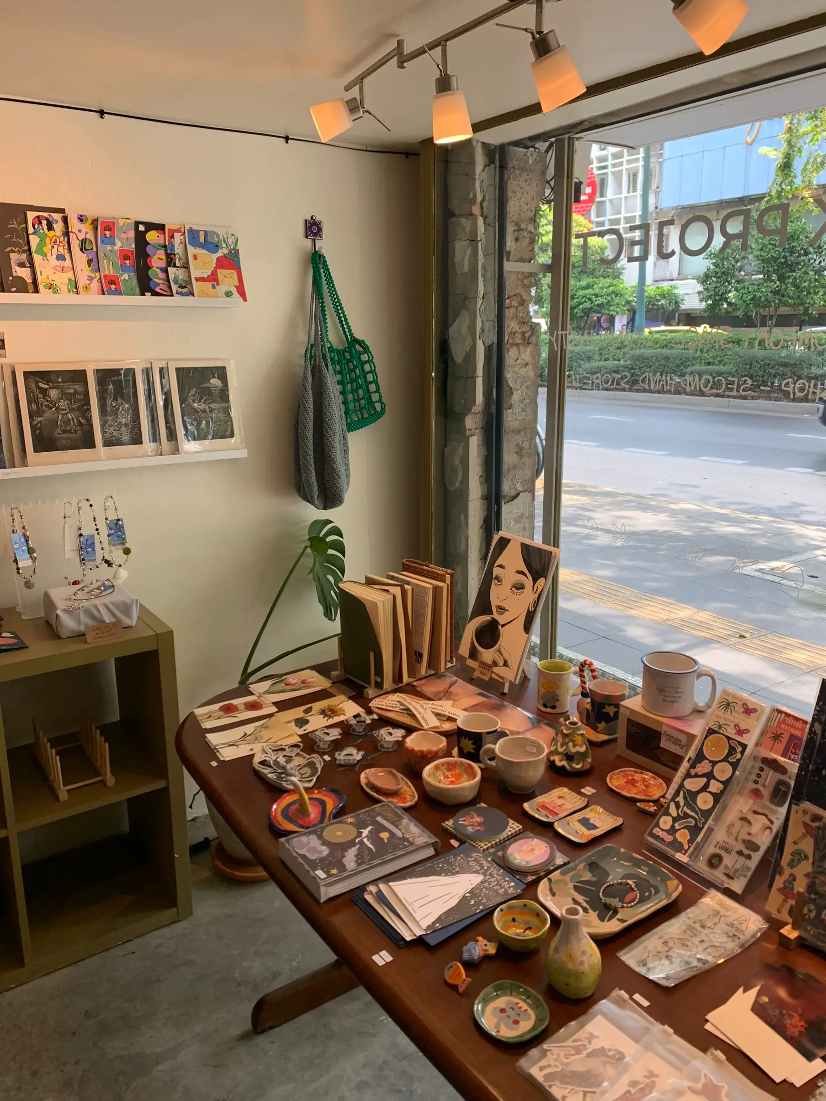 คาเฟ่ชุดชิคย่านทองหล่อ : Bask project 🥤 | แกลเลอรีที่โพสต์โดย hanasarum ...