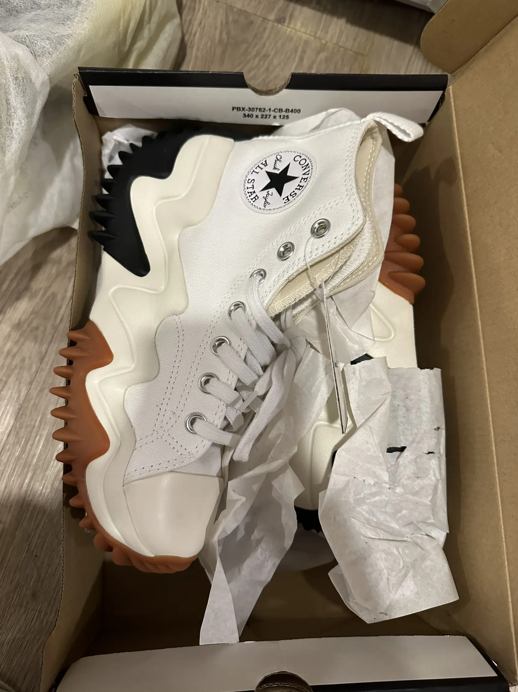 Converse Run Star Motion(コンバースランスターモーション)🛒🤎 | kkaowkyが投稿したフォトブック | Lemon8