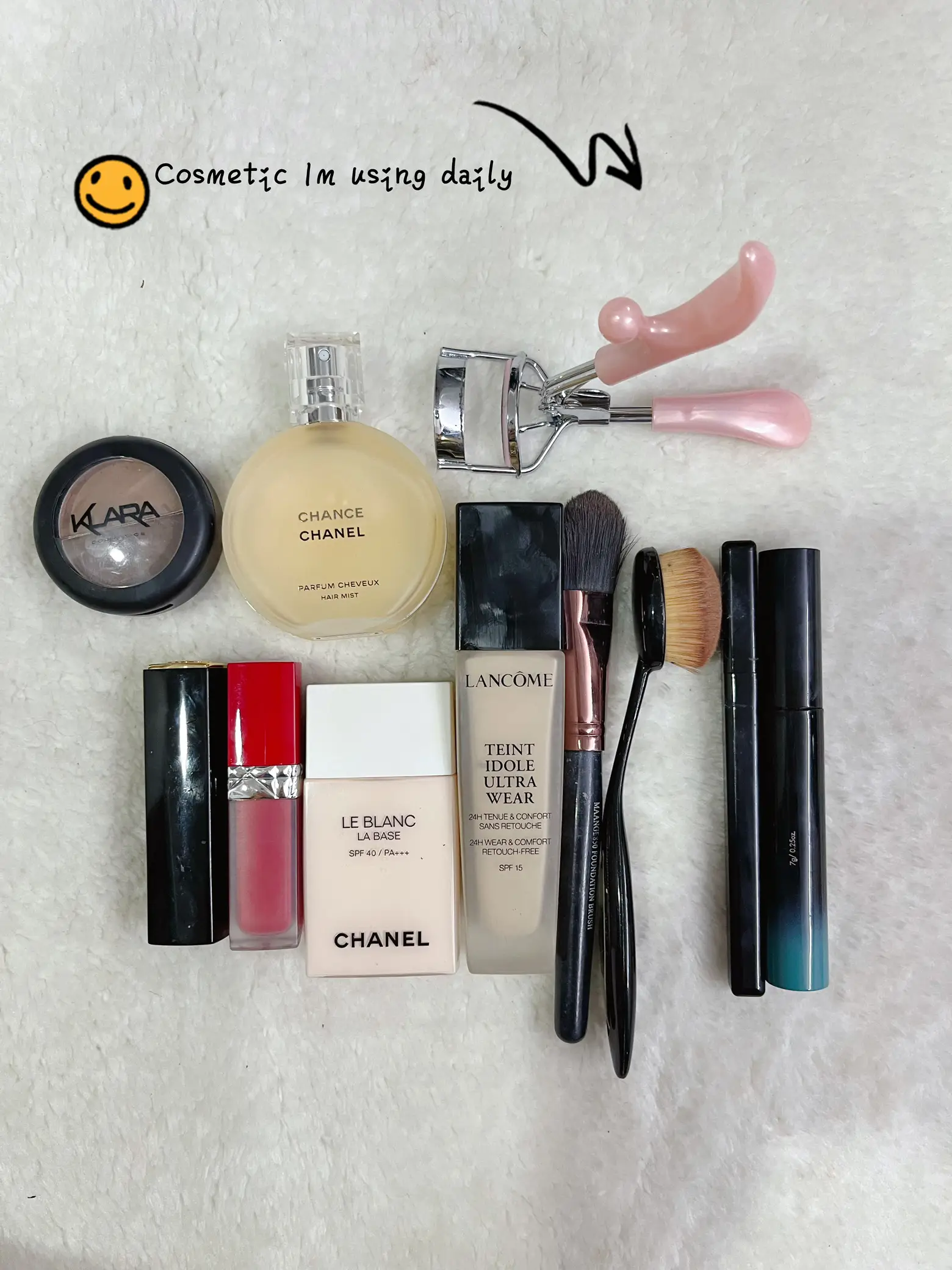 What's in my make up bag  Galeri disiarkan oleh Xiao Tongtong