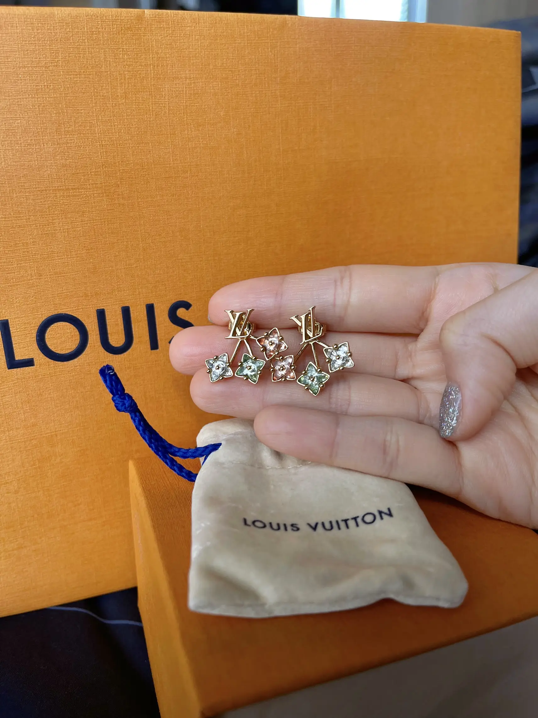 Louis Vuitton Loulougram Earrings Golden Metal