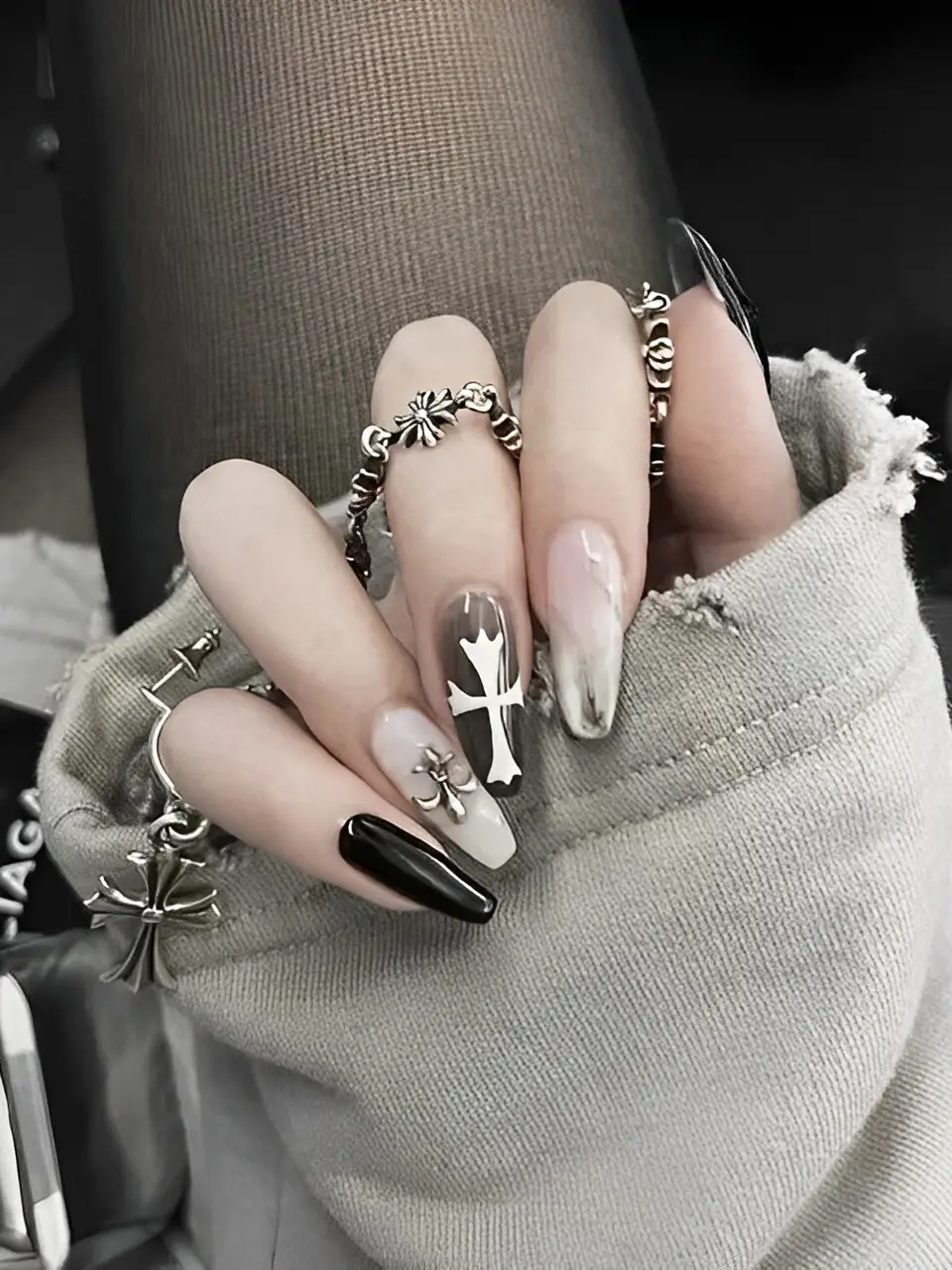 GỢI Ý 4 MẪU NAIL PHONG CÁCH GOTHIC CỰC CHẤT | Bộ sưu tập do Hari Nail đăng  | Lemon8