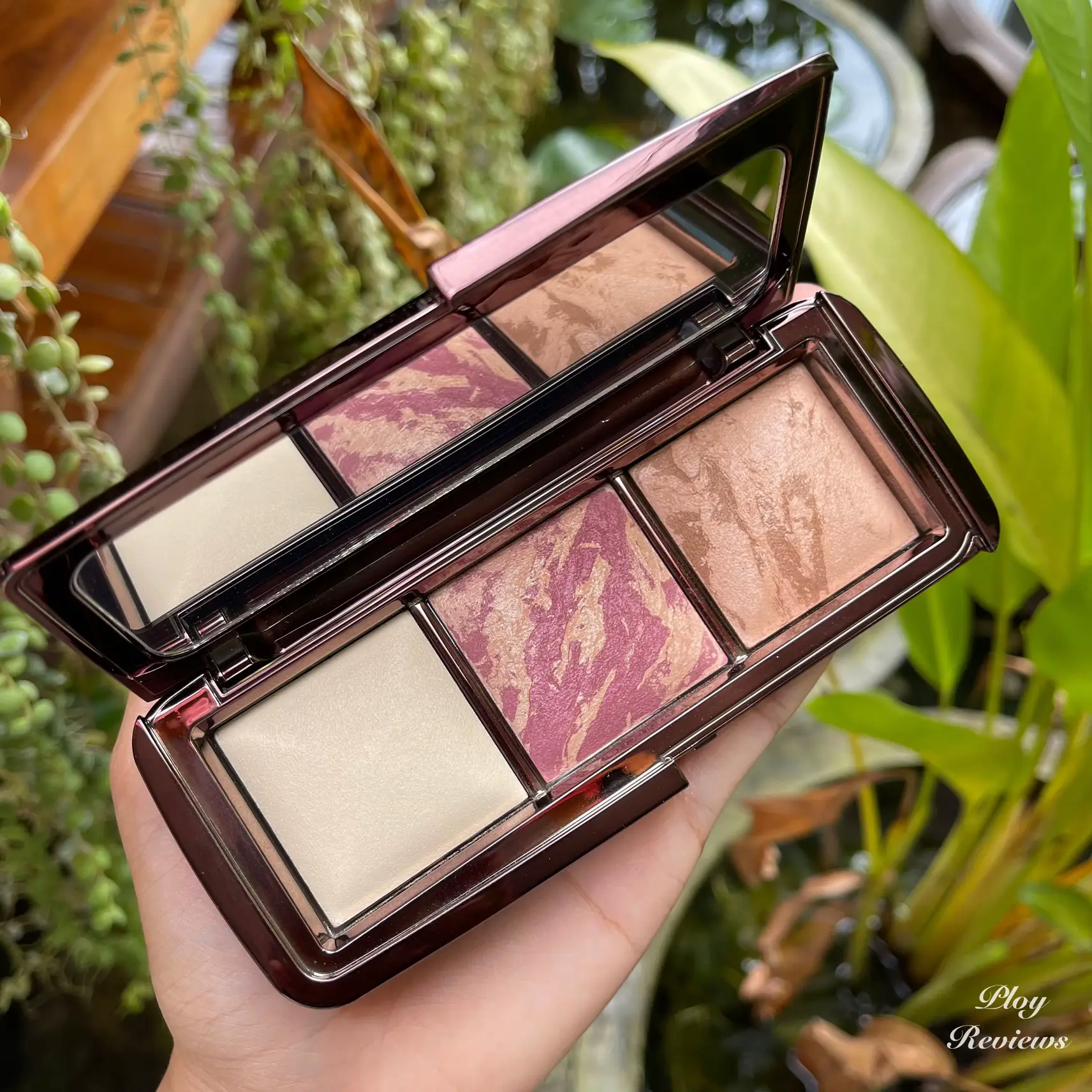 HOURGLASS Ambient Lighting Palette Diffused Edit 💫 แกลเลอรีที่โพสต์