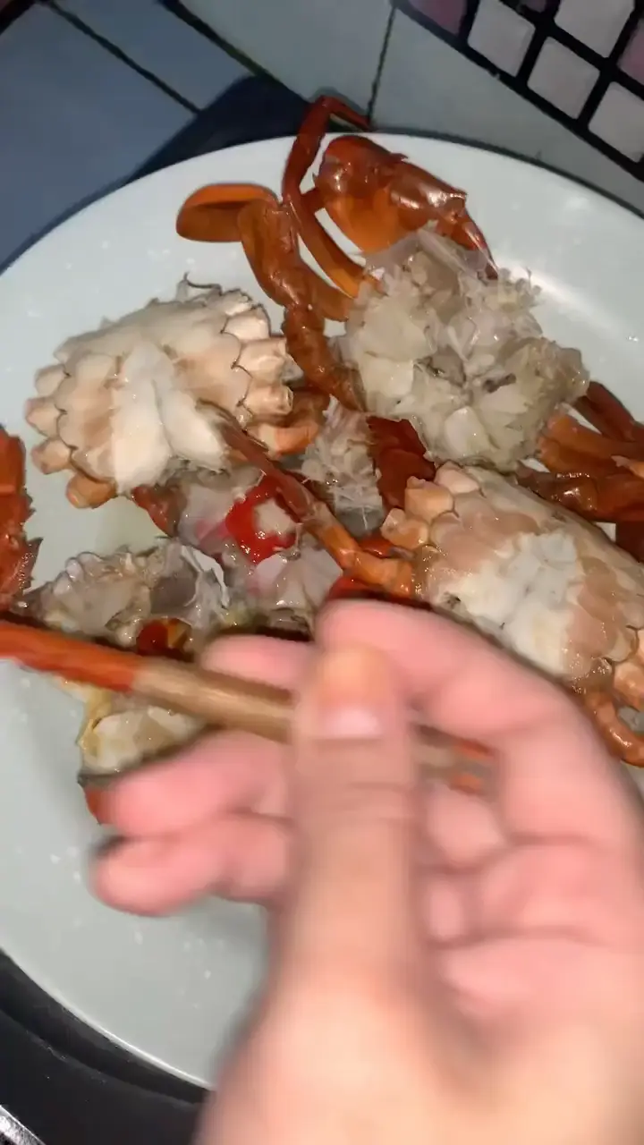 𝗦𝘄𝗲𝗲𝘁 𝗖𝗵𝗶𝗹𝗶 𝗖𝗿𝗮𝗯 𝗗𝗼𝗻𝗲 𝗨𝗻𝘁𝘂𝗸 𝗗𝗶𝗻𝗻𝗲𝗿.🫶🏻😋 Video diterbitkan oleh Eyda