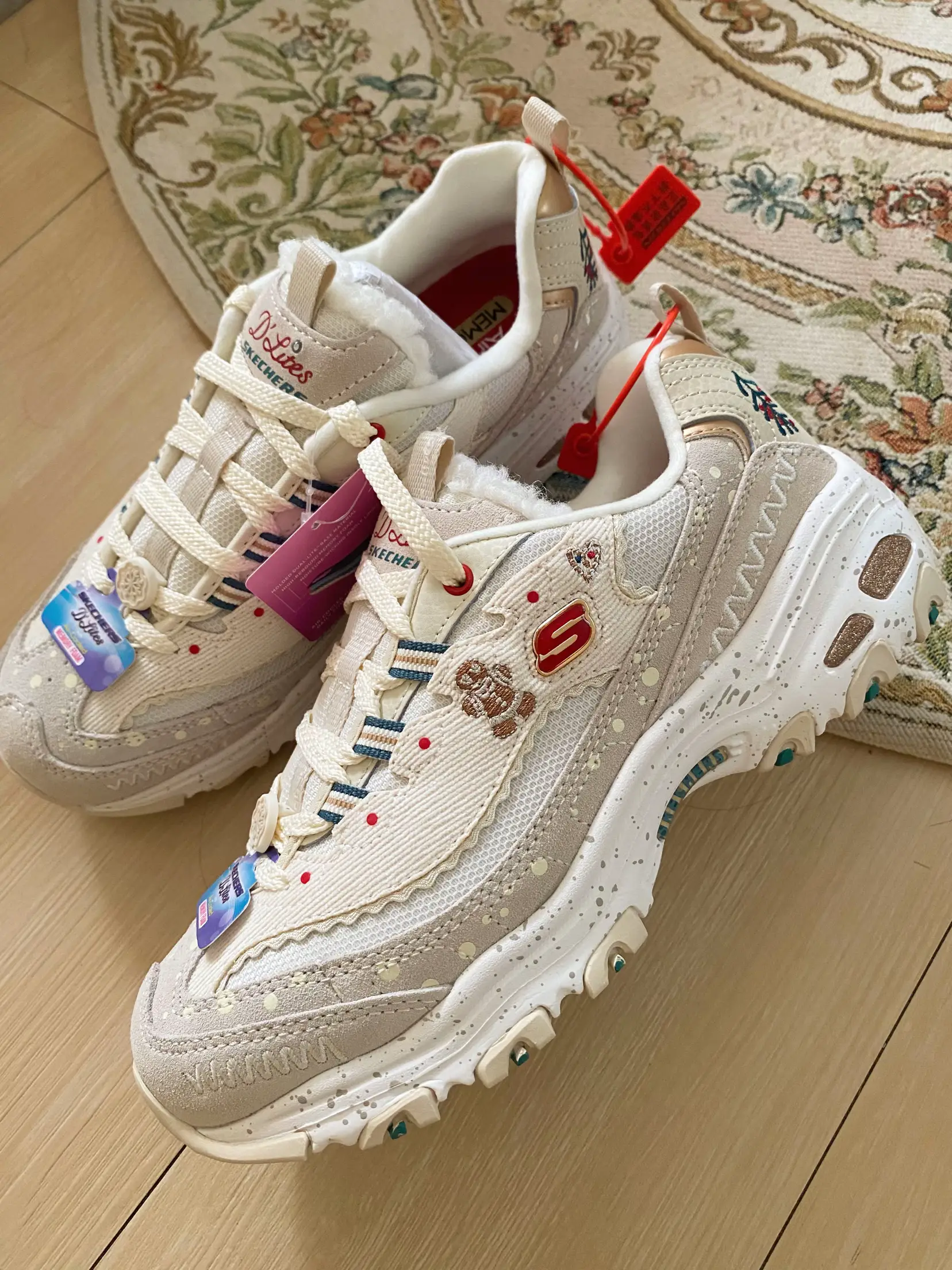 Skechers Christmas Christmas Welcome Sneakers Gallery