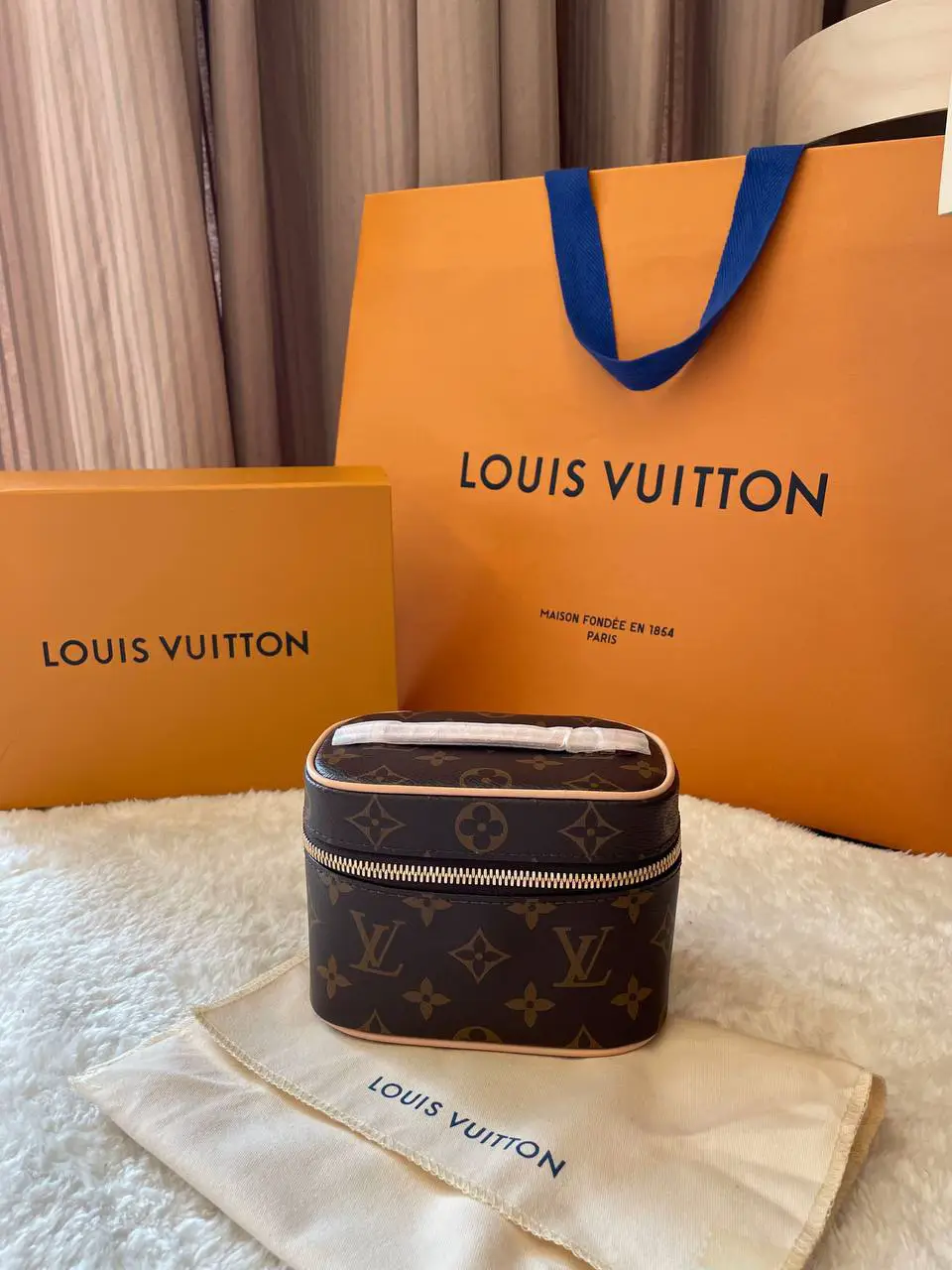 LV Box Louis Vuitton Authentic Kotak Original Branded, Fesyen