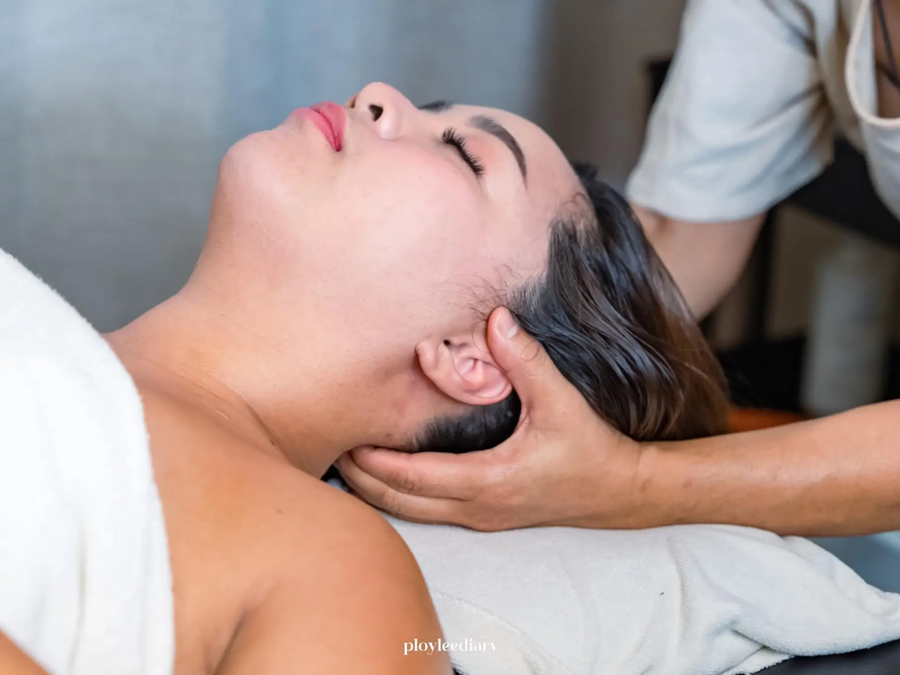 Indian Style Head Massage With Succulent Beautiful Salon✨ | Gallery posted  by Ploylee Diary | Lemon8