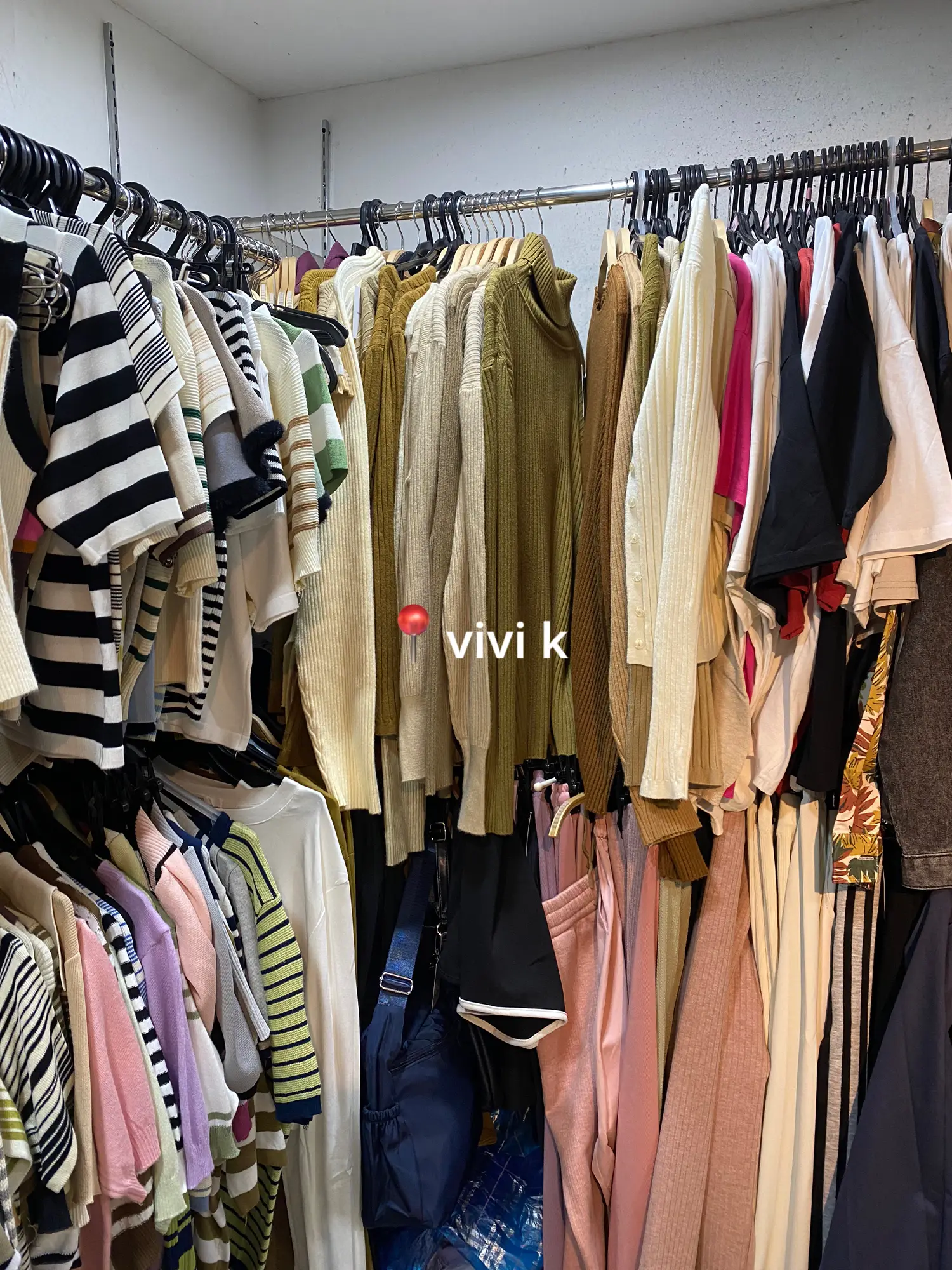 Vivi clothing store store website