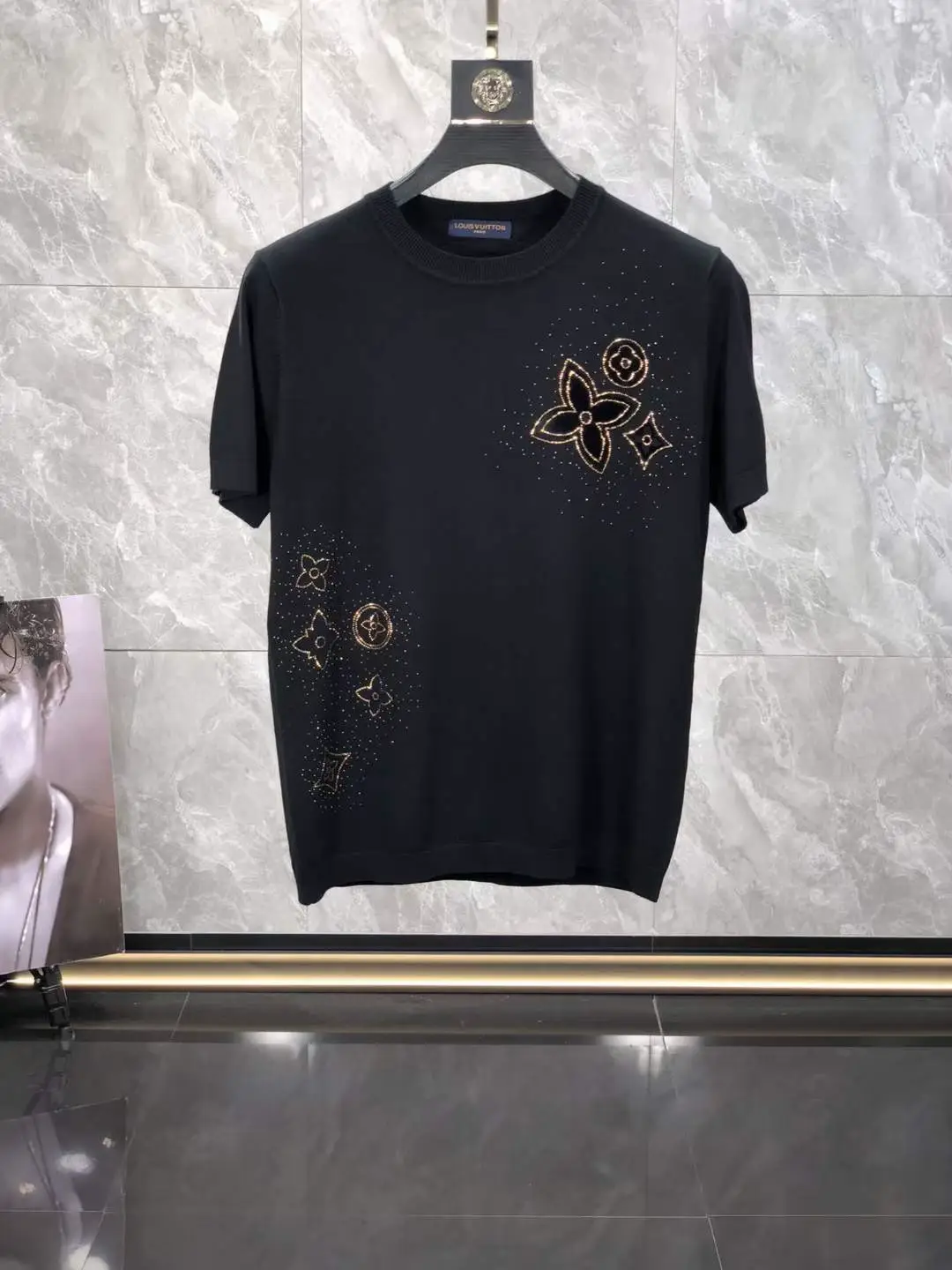 LOUIS VUITTON BLACK FLOWER LOGO  Gallery posted by Dico_Italy