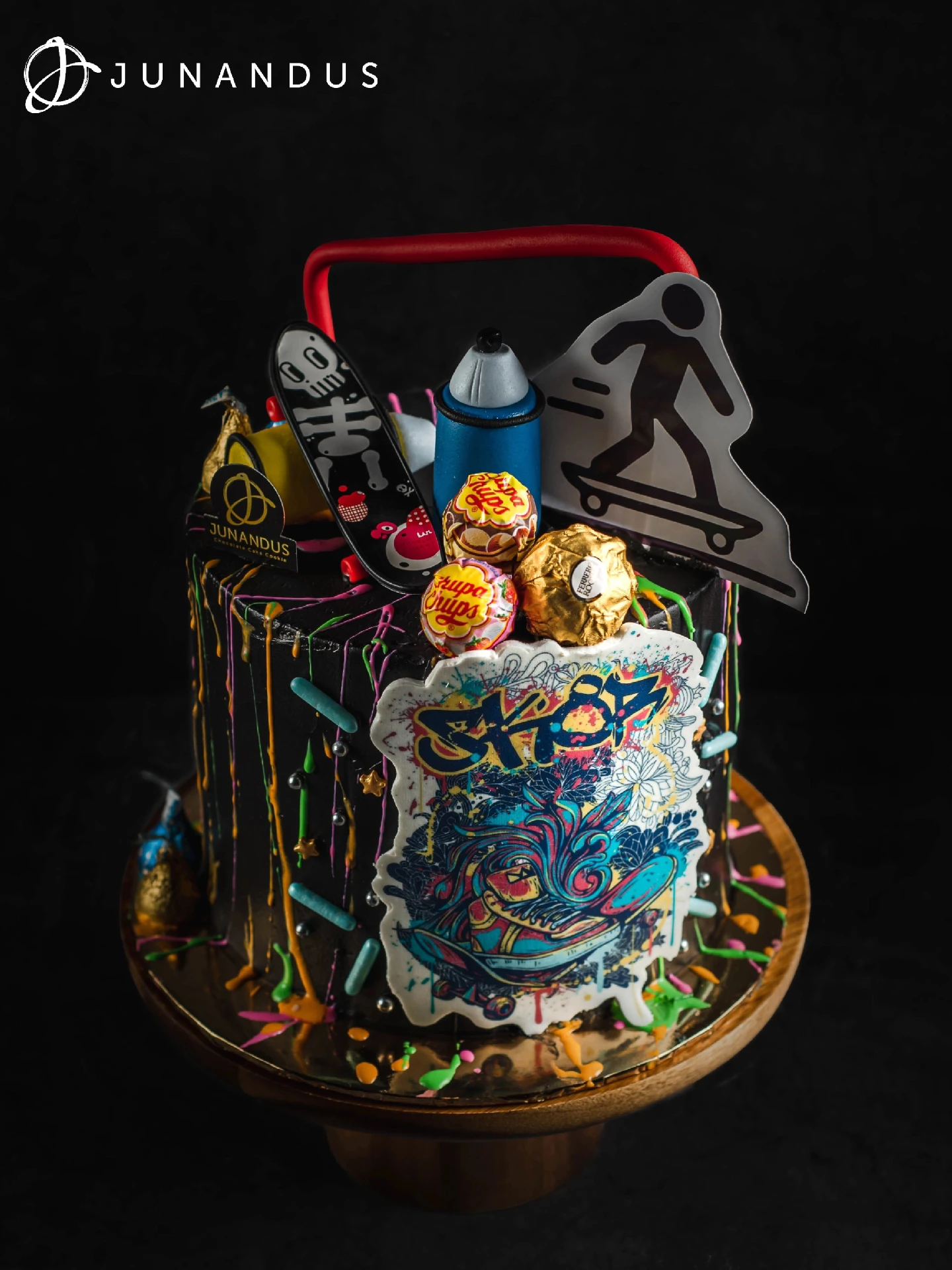 LV Theme Cake - JUNANDUS