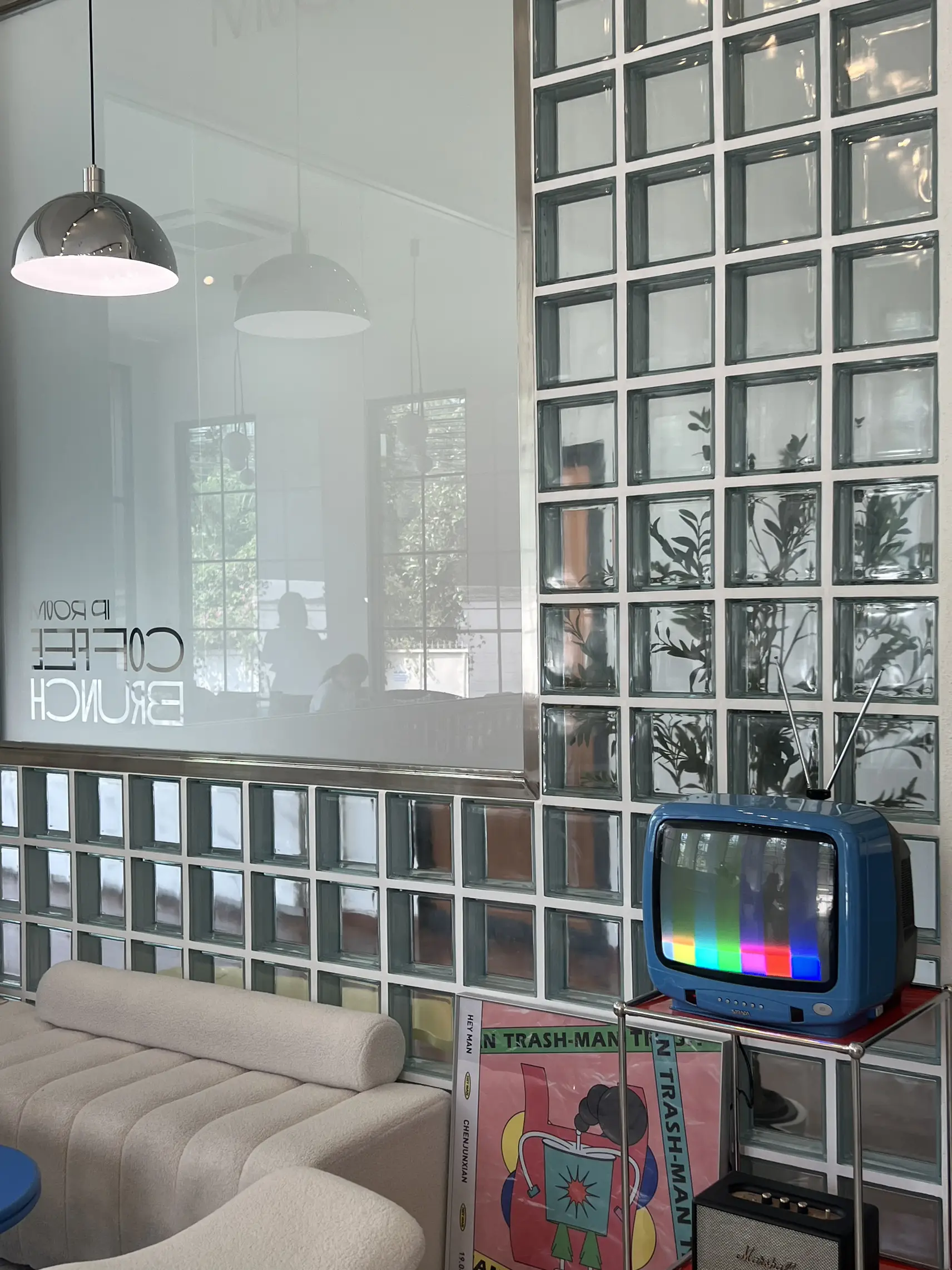 คาเฟ่เกาหลีสดใส สุดคิ้วท์ย่านสะพานควาย - IP Room 📺 | แกลเลอรีที่โพสต์ ...