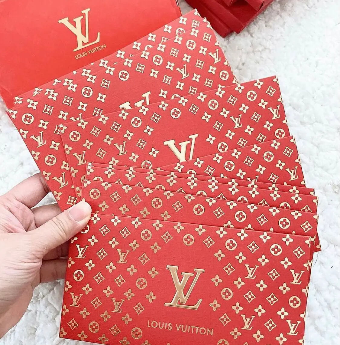 🧡🧡LV Louis Vuitton🧡🧡 red packet (ang pao), Gallery posted by  scents2beauty