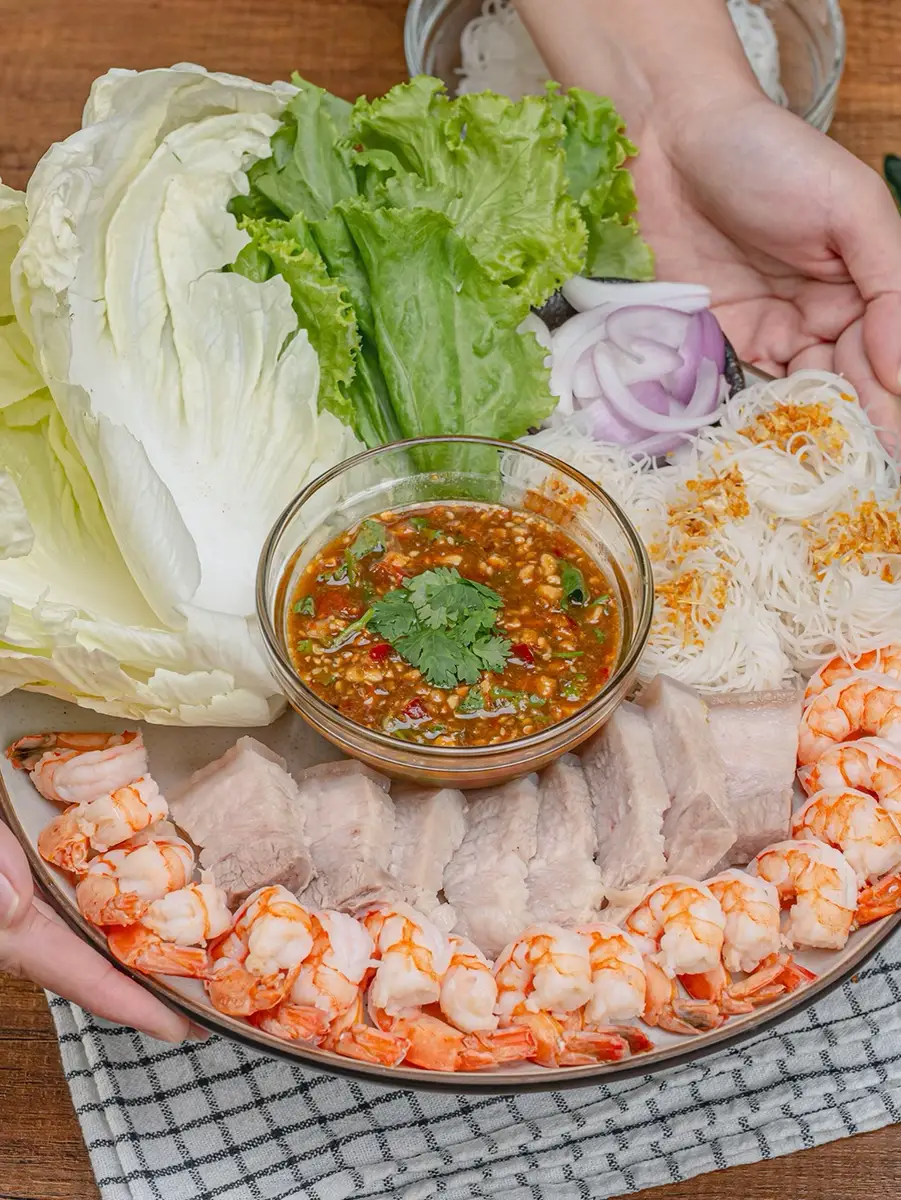 เมี่ยงกุ้งหมูสามชั้นน้ำจิ้มถั่วตัด วิดีโอที่เผยแพร่โดย กินกับนอน Lemon8 