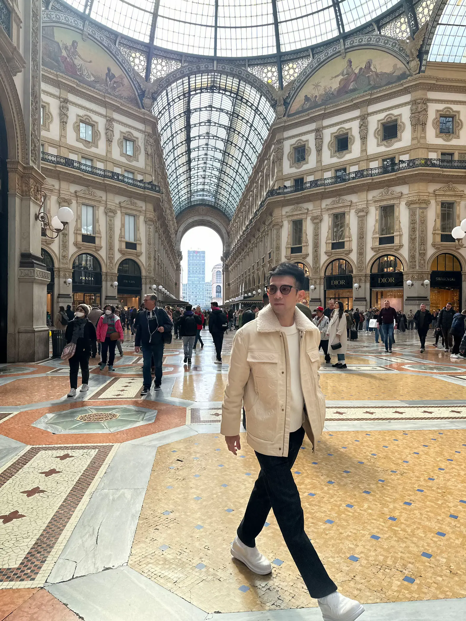 WHERE TO SHOP BRANDED IN MILAN + TIPS, Galeri diposting oleh Indy Jasmine