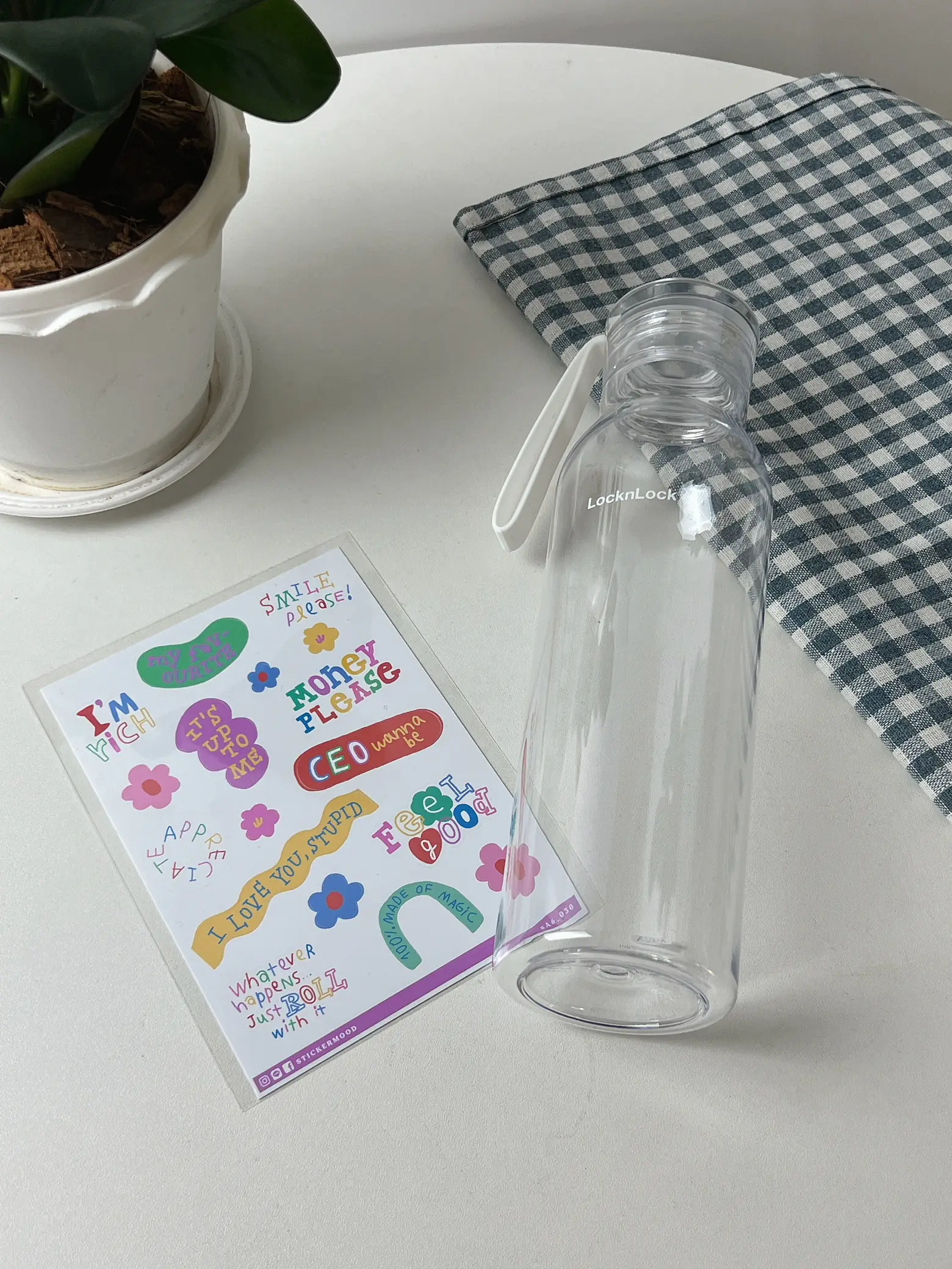 Portable Water Bottle Minimalist Style🫙🌼