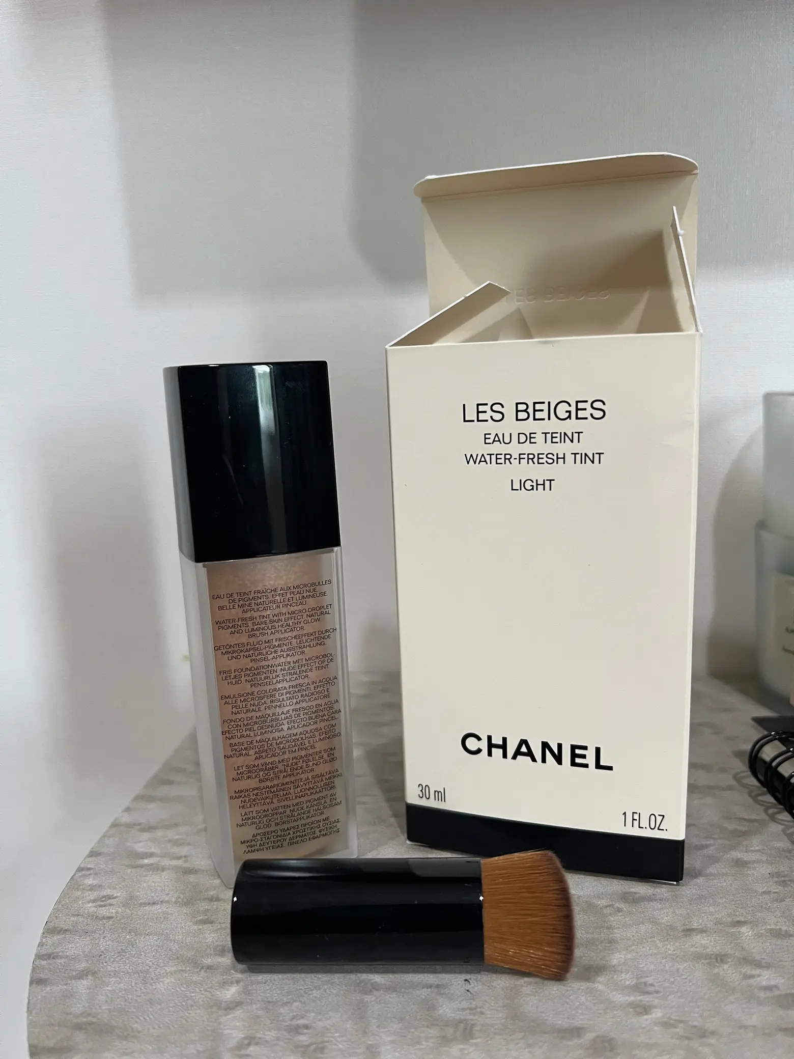 No-miss Skin Show Line! Chanel Les Beiges Water Fresh Tin