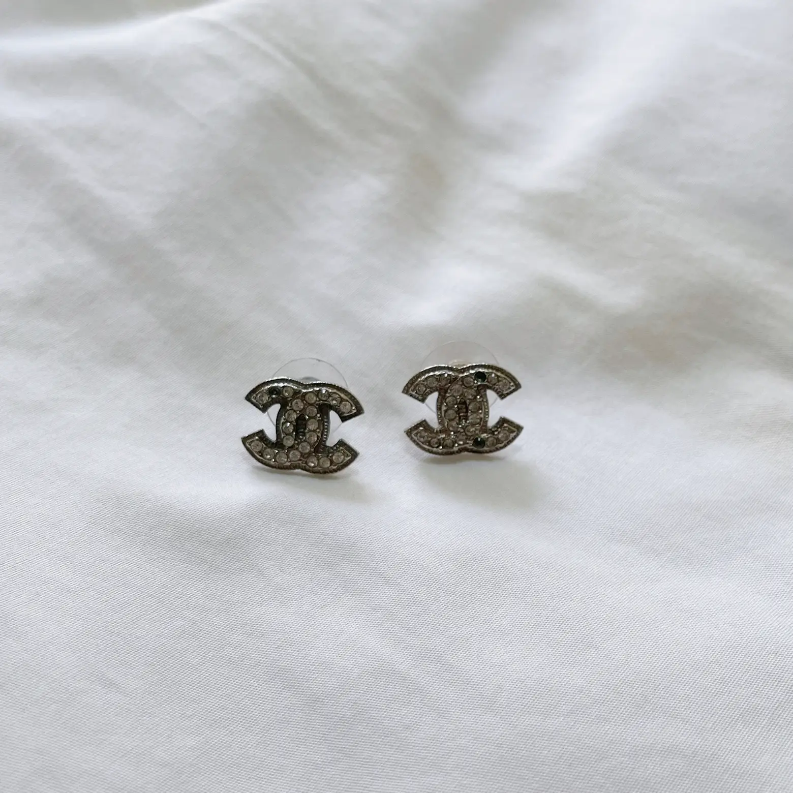 Basic on sale chanel earrings