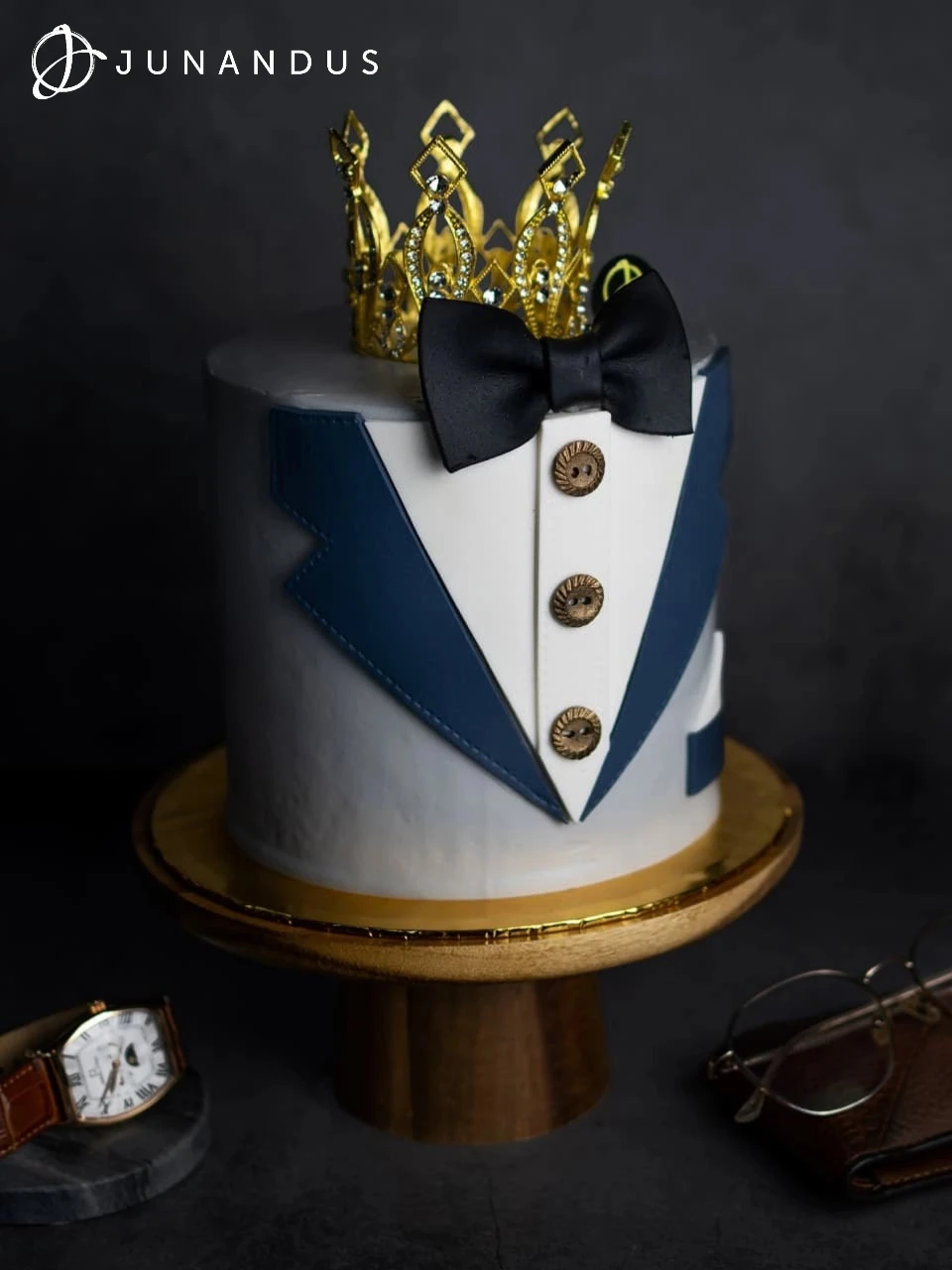 LV Theme Cake - JUNANDUS