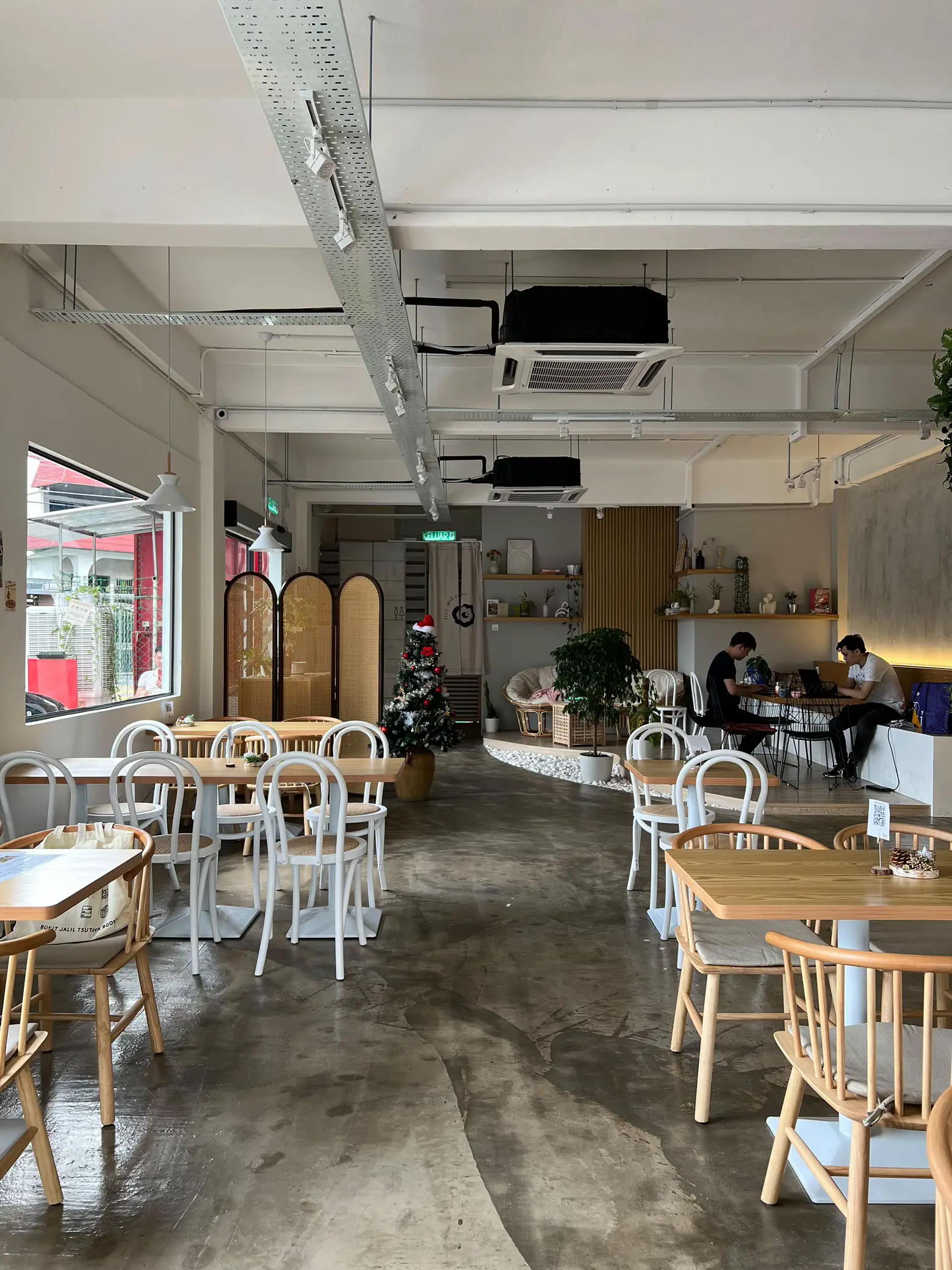 Cafe Hopping Basil’s Food Foundry (BFF Cafe) Galeri disiarkan oleh
