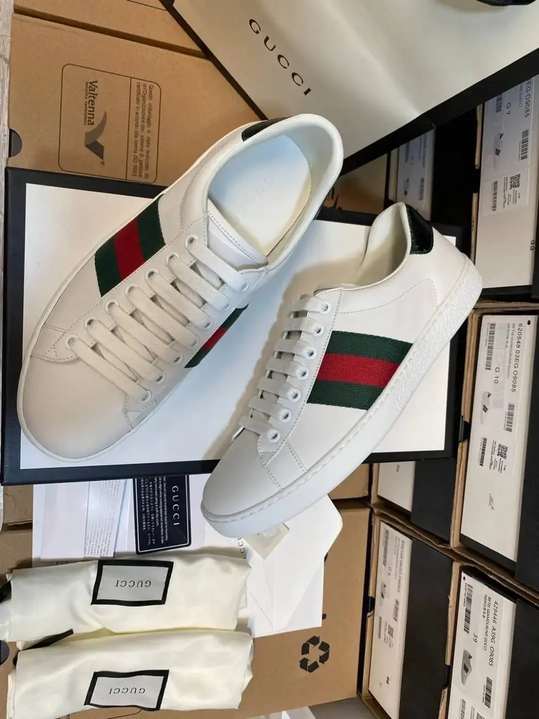 Sneakers di sale gucci