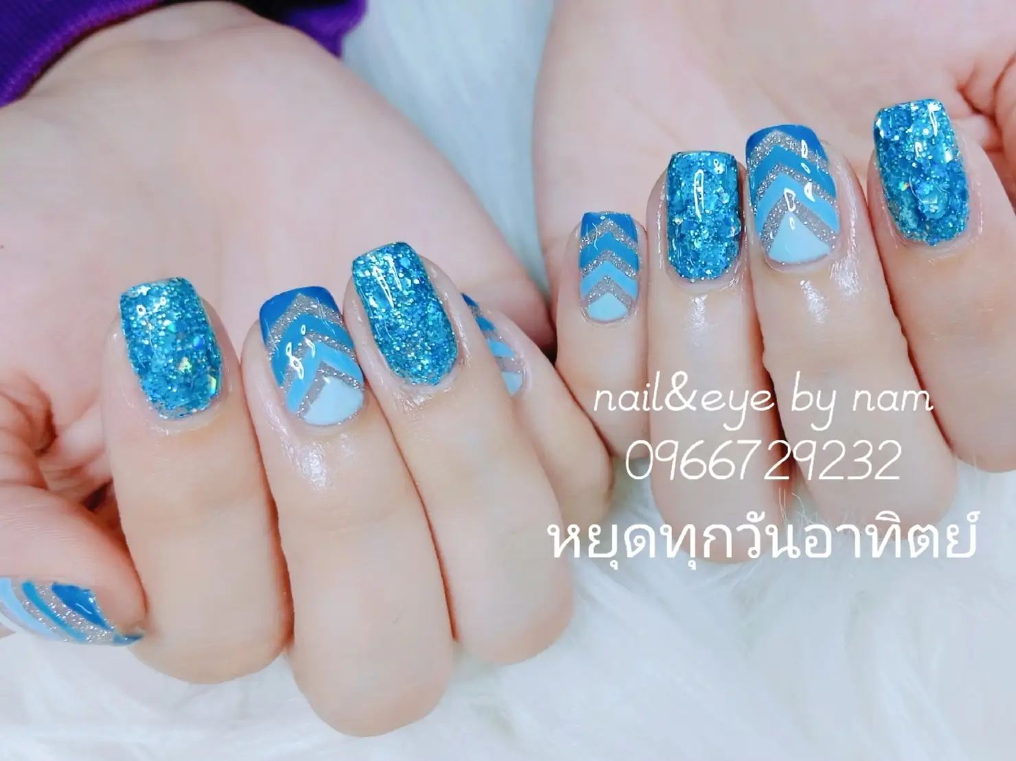 งานเล็บเจลสีฟ้าโทนไปทะเลปังๆค่ะ | แกลเลอรีที่โพสต์โดย Nam Nail | Lemon8