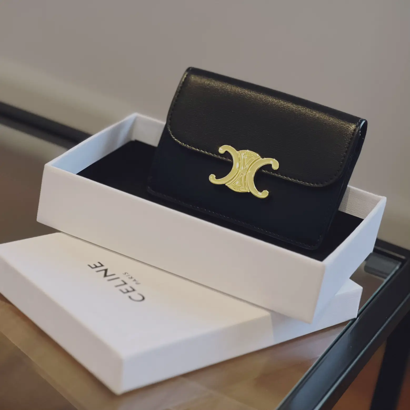 card holder triomphe in shiny calfskin black