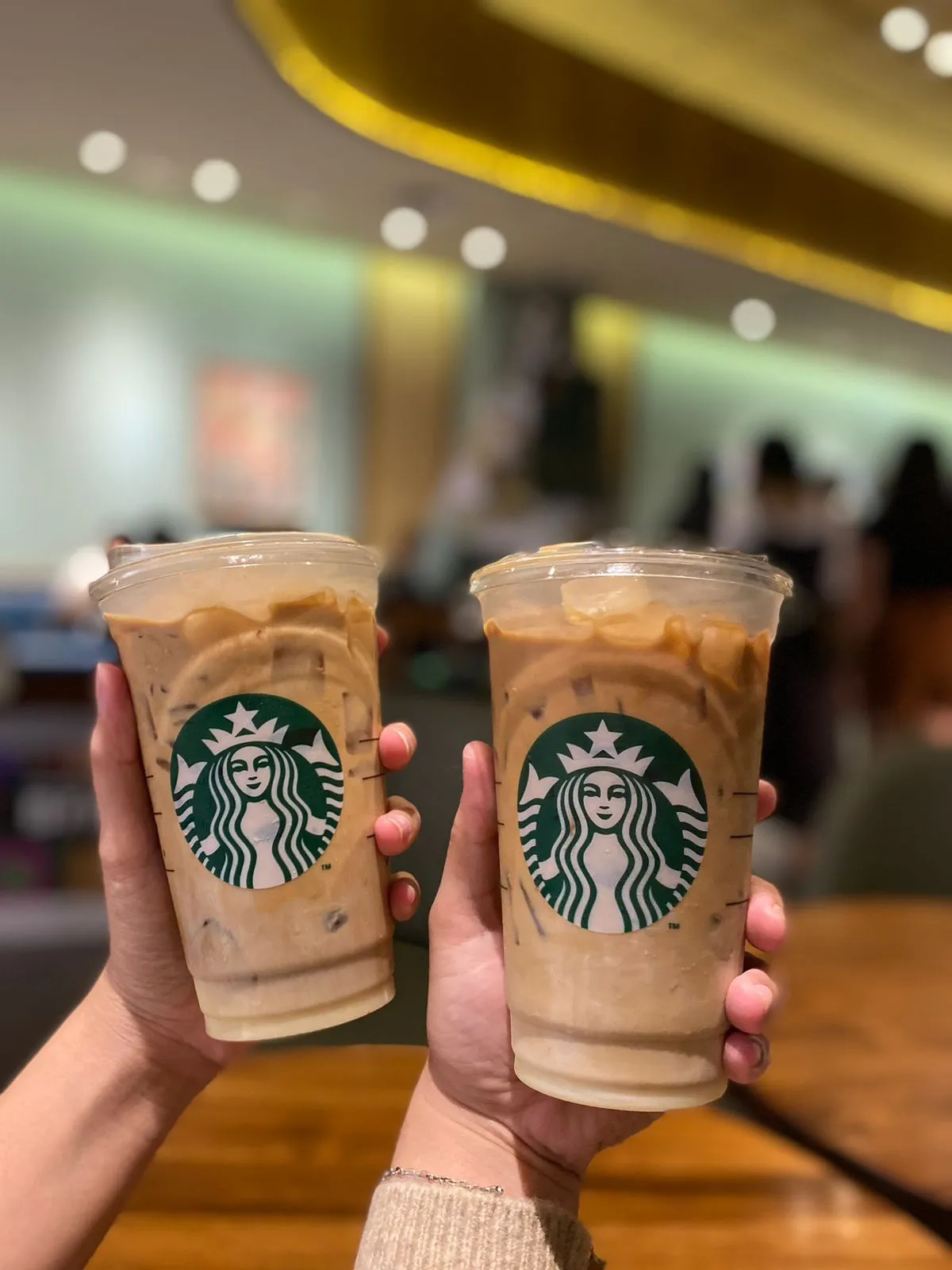 Starbucks contre. Édition Latte à la citrouille et aux épices LSF