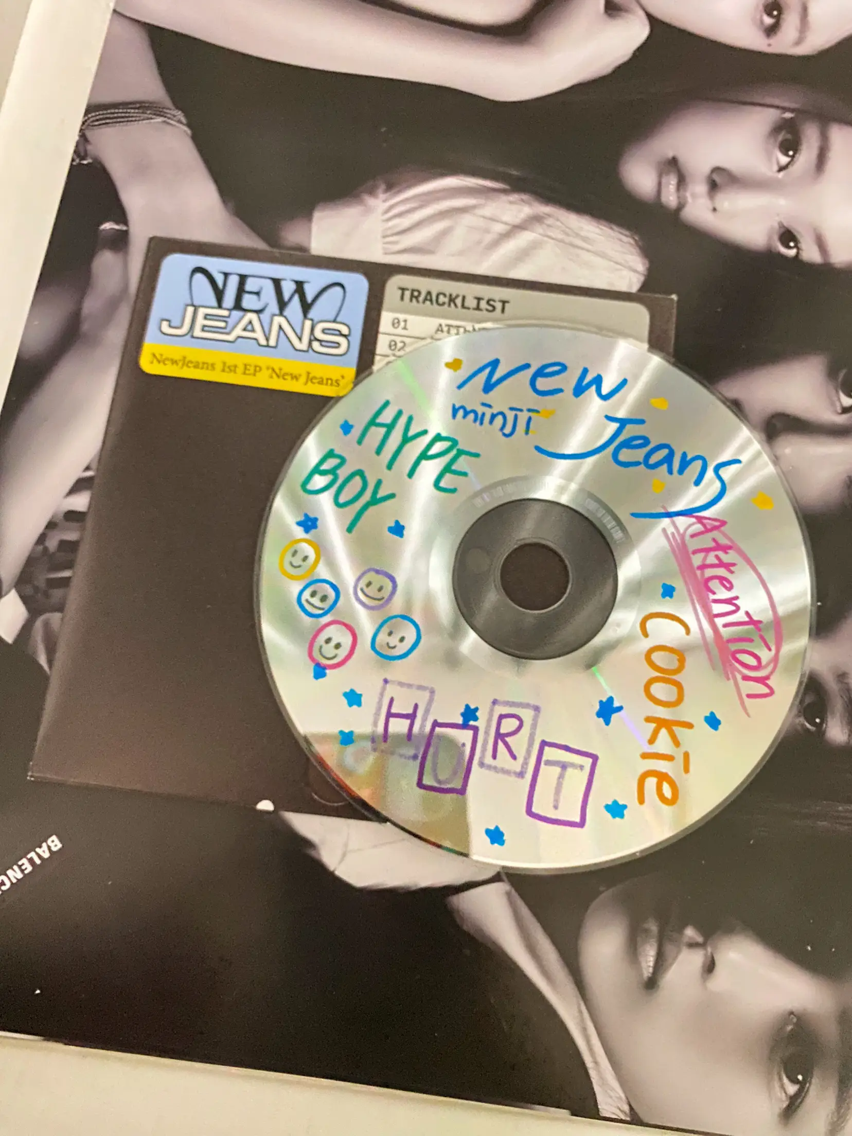 NewJeans - 1st EP 'New Jeans' album [Bluebook ver] (NEWJEANS)