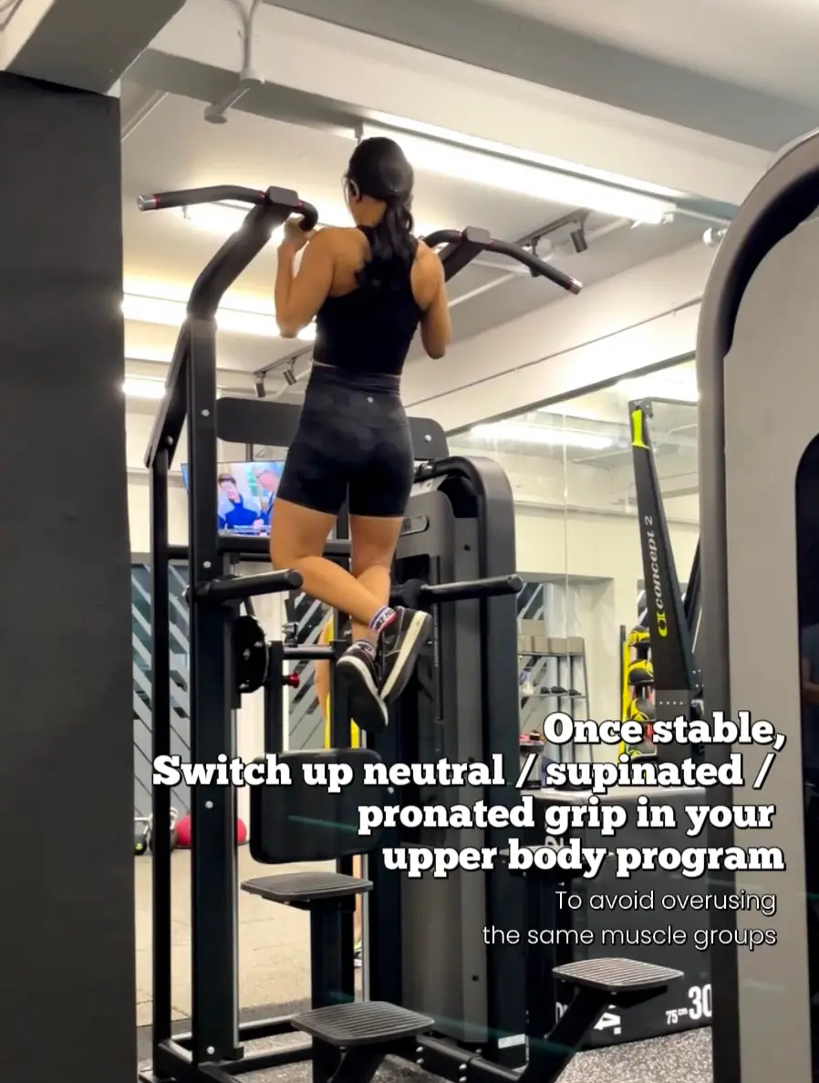 Pronated 90 Degree Band Pull Apart: Video Exercise Guide & Tips