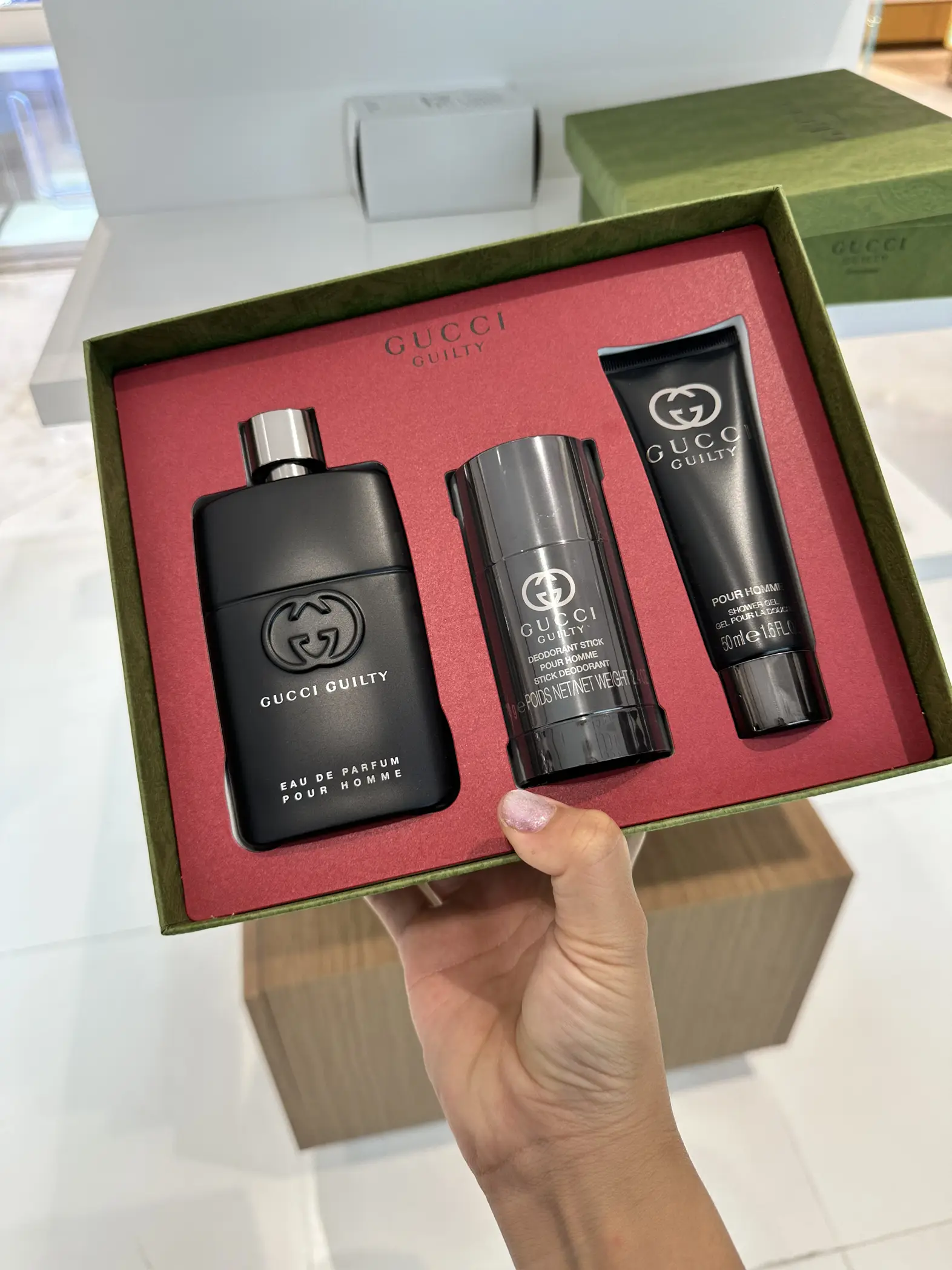 ราคาตาแตก ไปตำ ! Gucci gift set 🎁 | Cocoが投稿したフォトブック