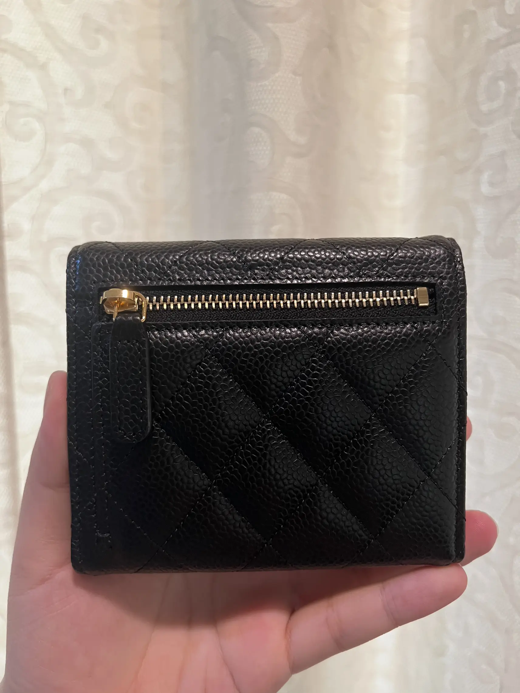 Chanel trifold wallet black caviar of it must have!