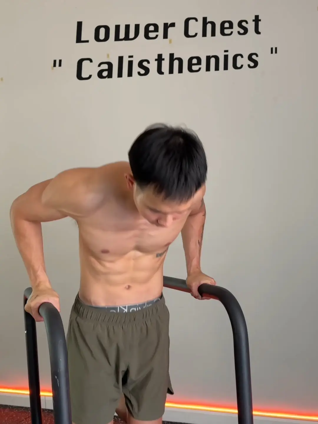 Calisthenics lower online chest