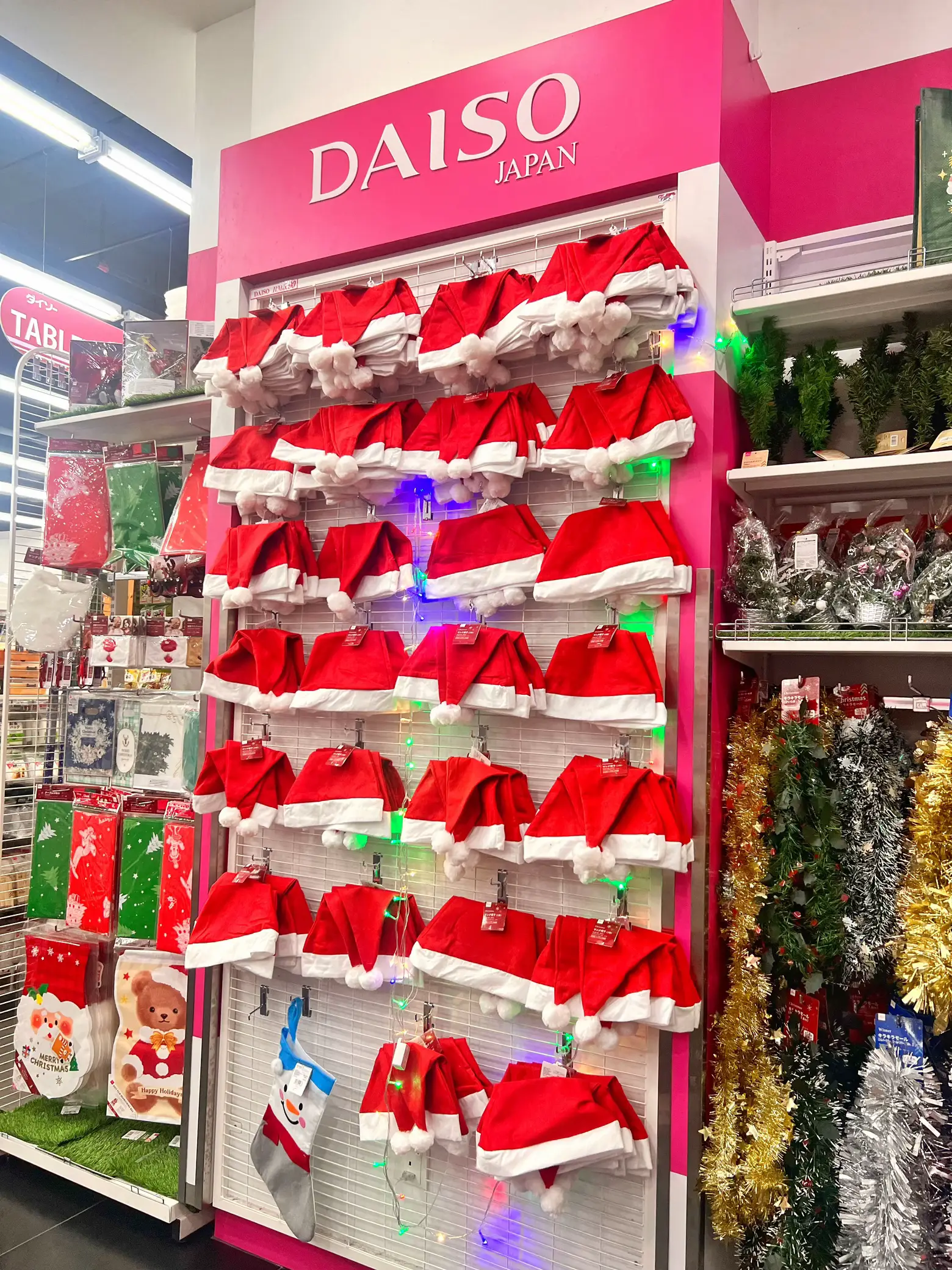 daiso-singapore  SANTA'S CHRISTMAS PICKS FOR THE JOYFUL HOLIDAY SEASON AT  DAISO