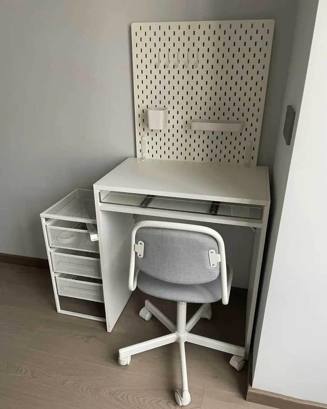 The Best Cricut Setup For Your Office  Ikea micke desk, Ikea micke, Diy  office decor