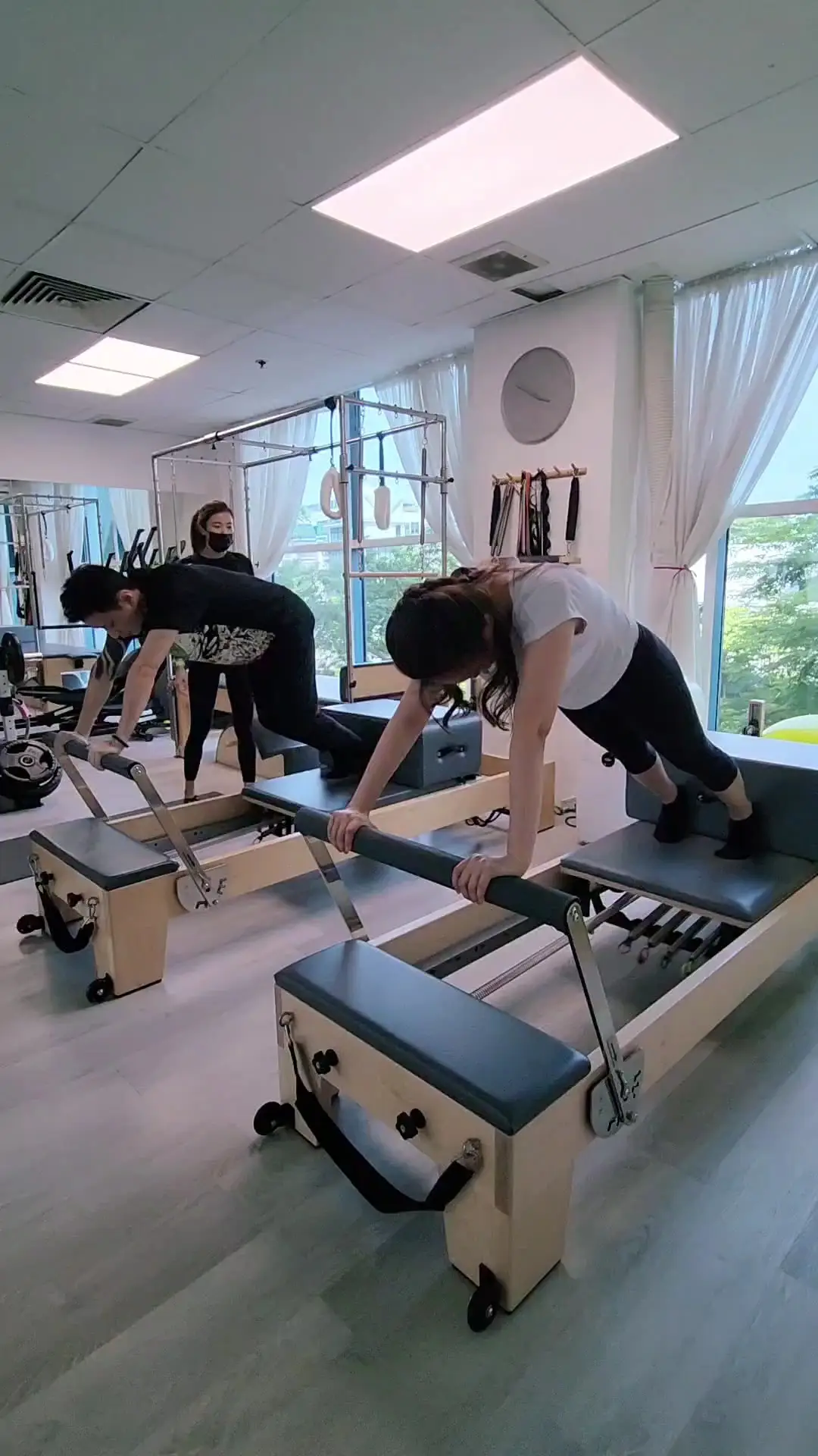 Pilates Projects: Up Stretch on the Reformer - Pilates Andrea