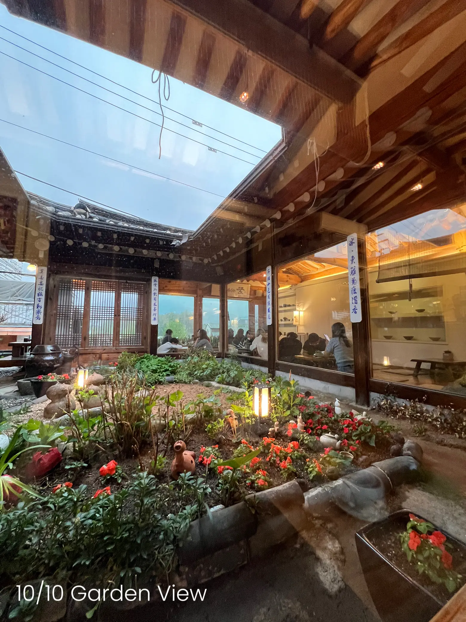 Traditional hanok teahouse to visit in Bukchon Gallery