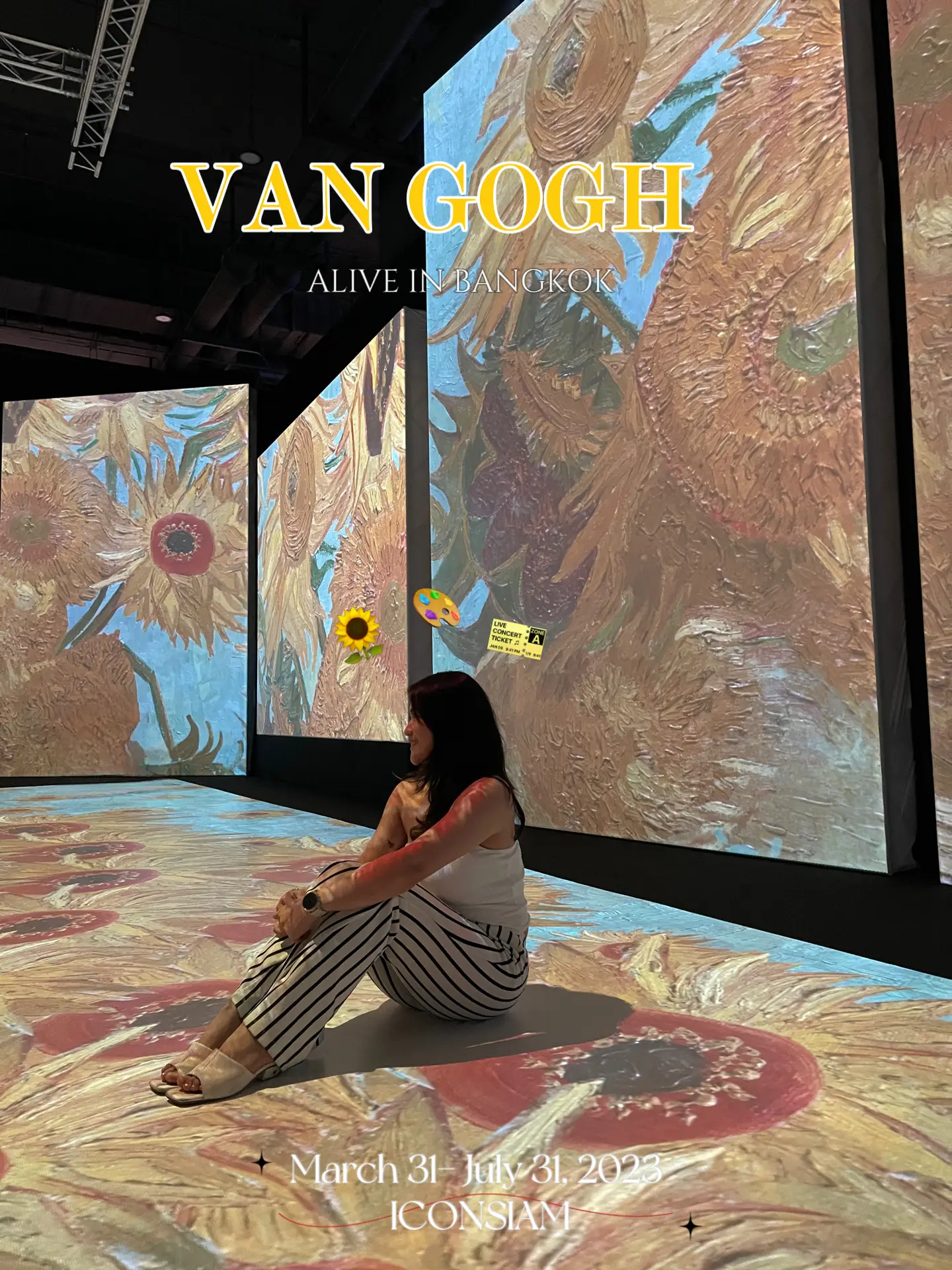 タイバンコクの有名な画家さんの油絵です。 タイの有名女優や幻想的な女性を仏教の世界観を背景に描く画家