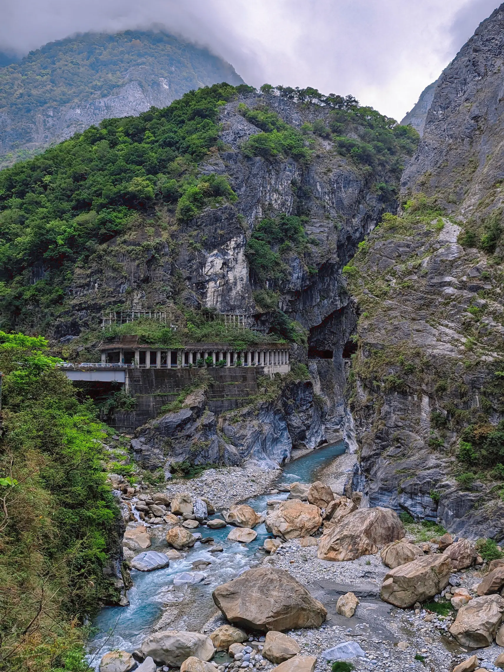 You NEED to visit taroko gorge in 🇹🇼! | Gallery posted by Jing Wei | Lemon8