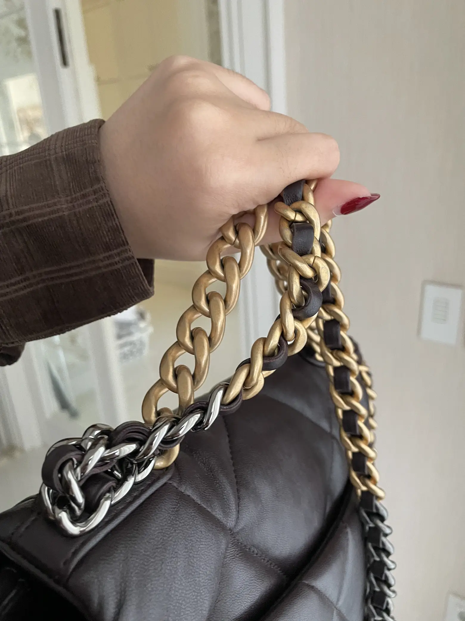 CHANEL MEDIUM C19 REVIEW 🤎, Gallery posted by KarynImamPutri