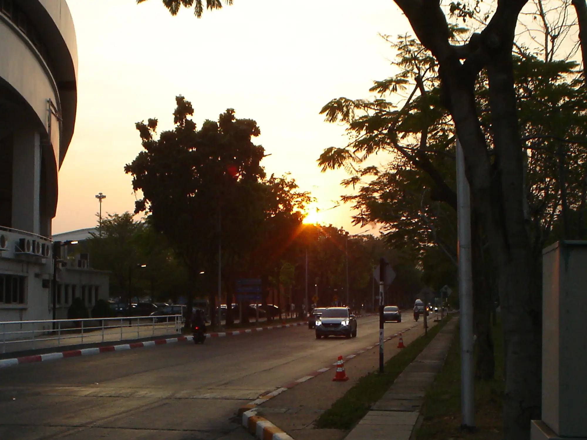 Introducing old digital camera sony cyber shot 4.1 megapixels Gallery