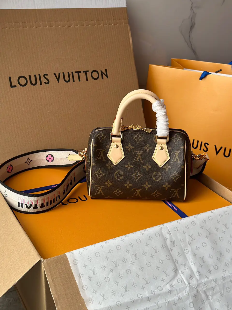 Help me to win Louis Vuitton Handbag pleaseee - Pencinta Merah