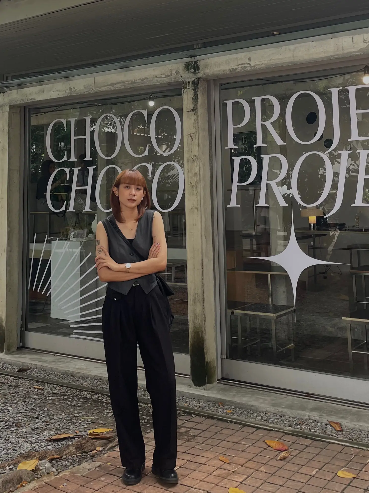 スーツベスト)ドレスのアイデア-カフェにクールな外観 | JANEが投稿  