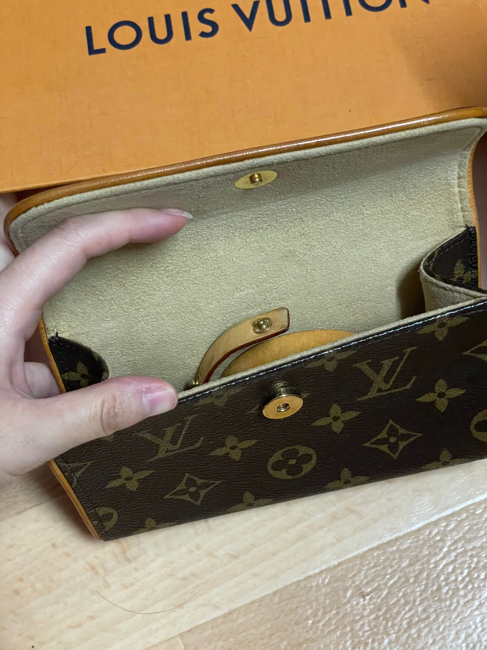 Louis vuitton florentine belt, Gallery posted by no.cc_988