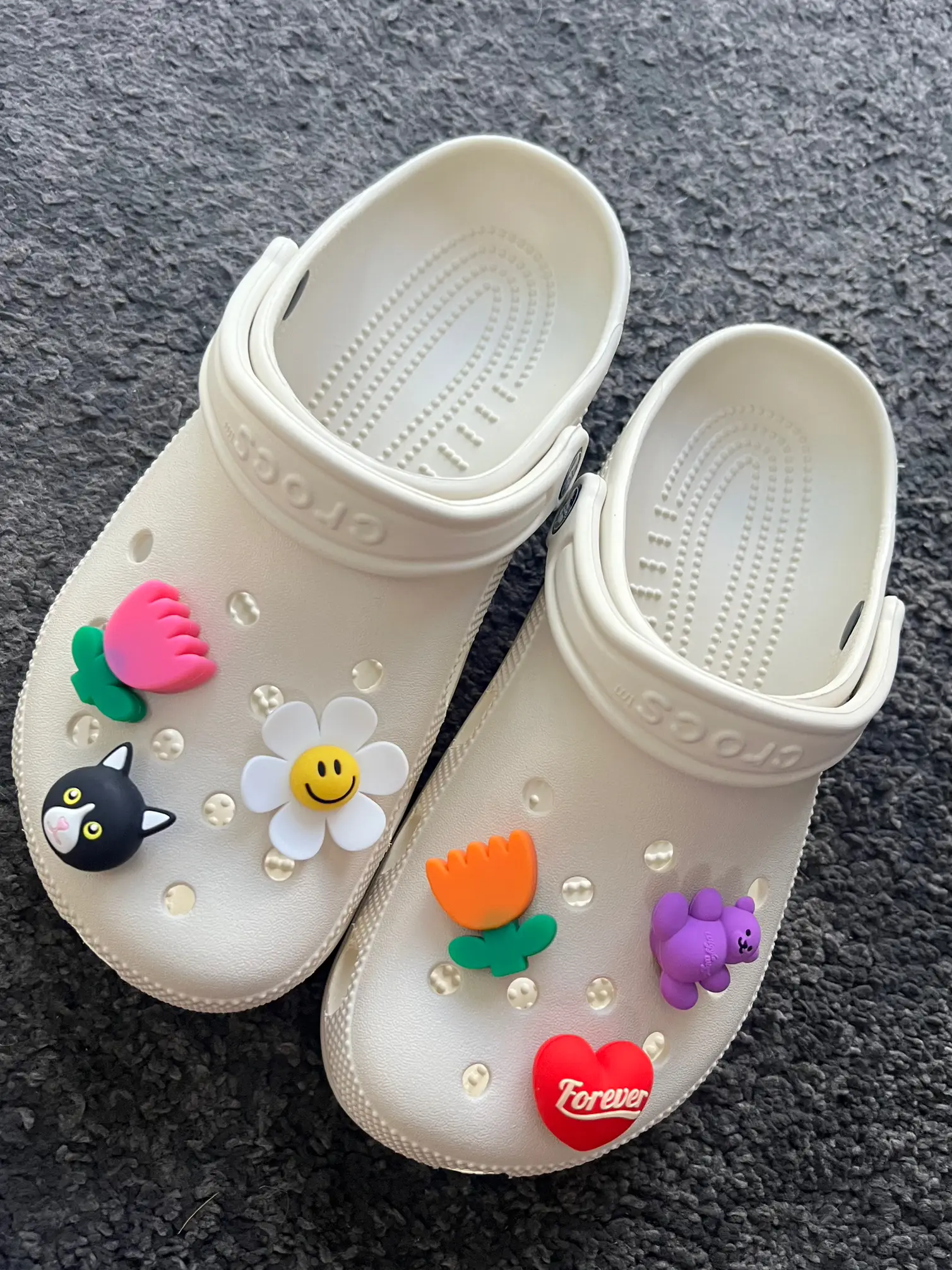 Crocs on X: Okay let's do this again! What's your Jibbitz charms level?   / X