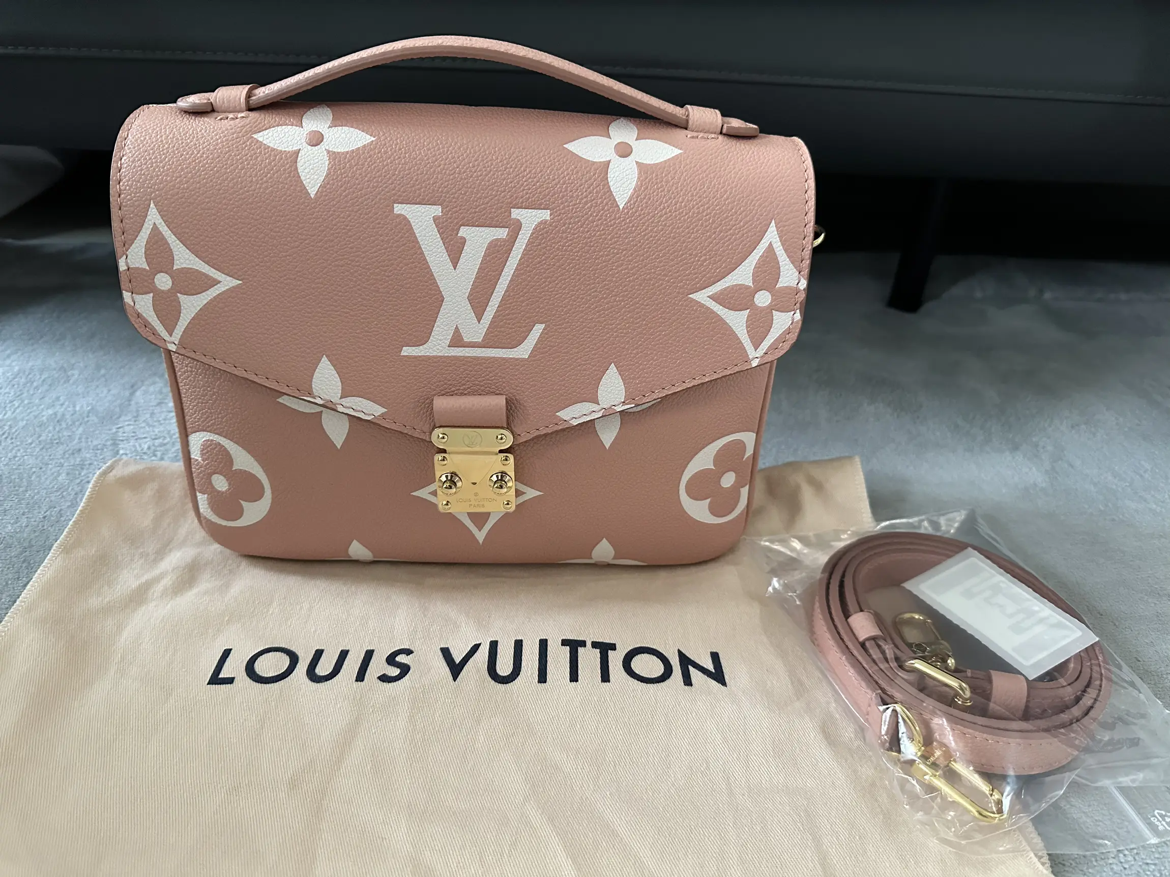 Replica Louis Vuitton LV DIANE Bag M46049 for Sale