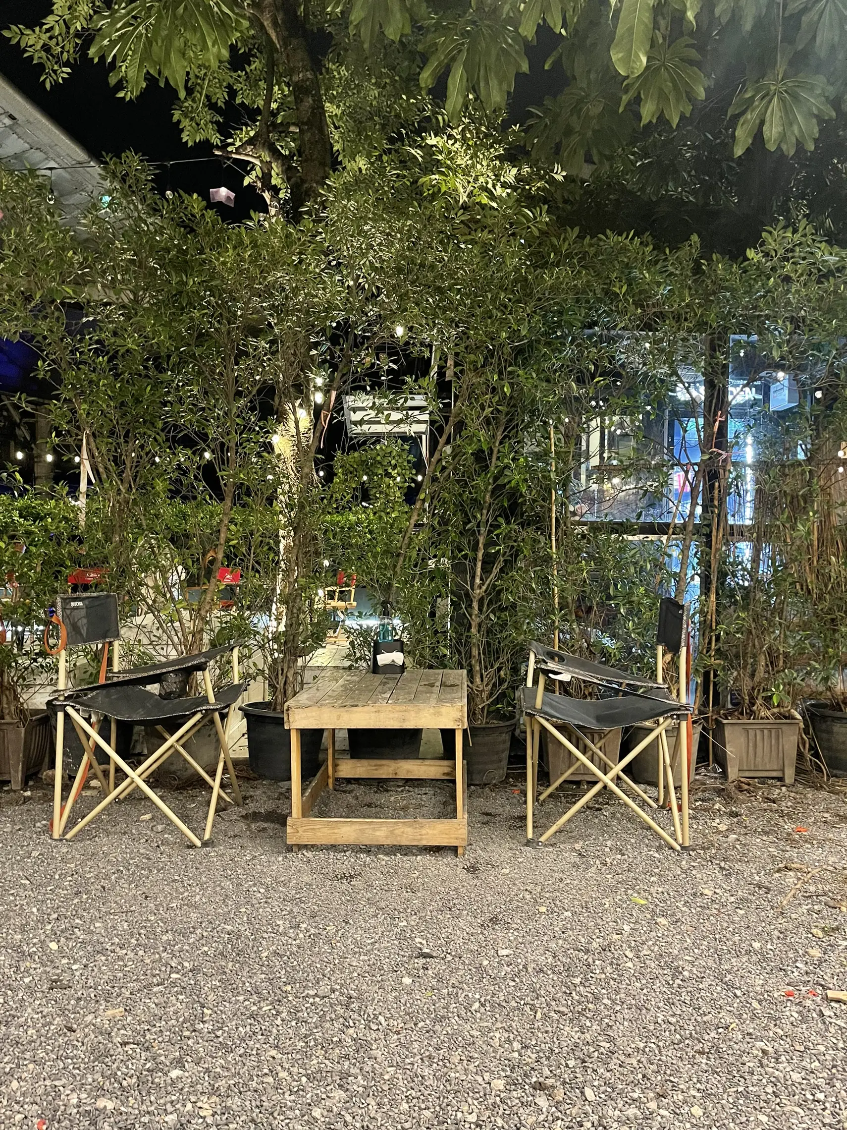 ร้านนั่งชิวสไตล์ แคมป์ อาหารอร่อย บรรยากาศดี 🍻🥓 | แกลเลอรีที่โพสต์โดย