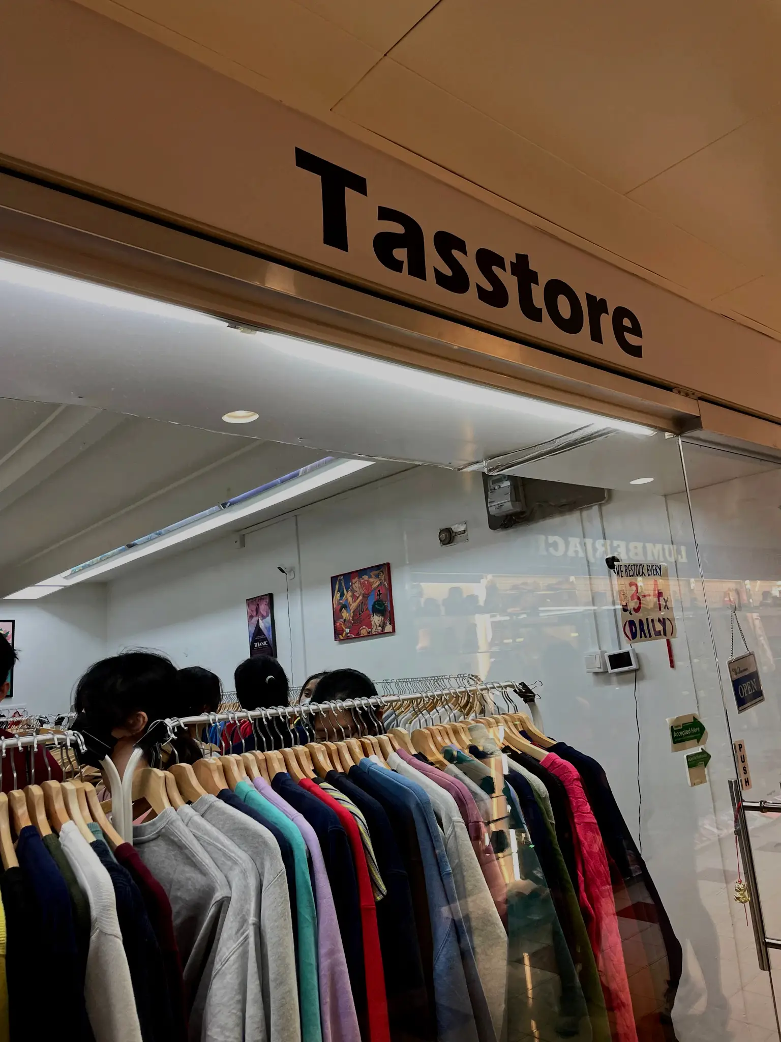 catch a vibe w tasstore 🤟🏻, Gallery posted by vio