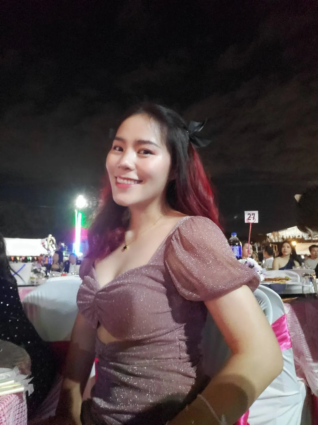 広い流れの人々のための夜のイベントにドレスアップ🥰 | creemmee lndy  