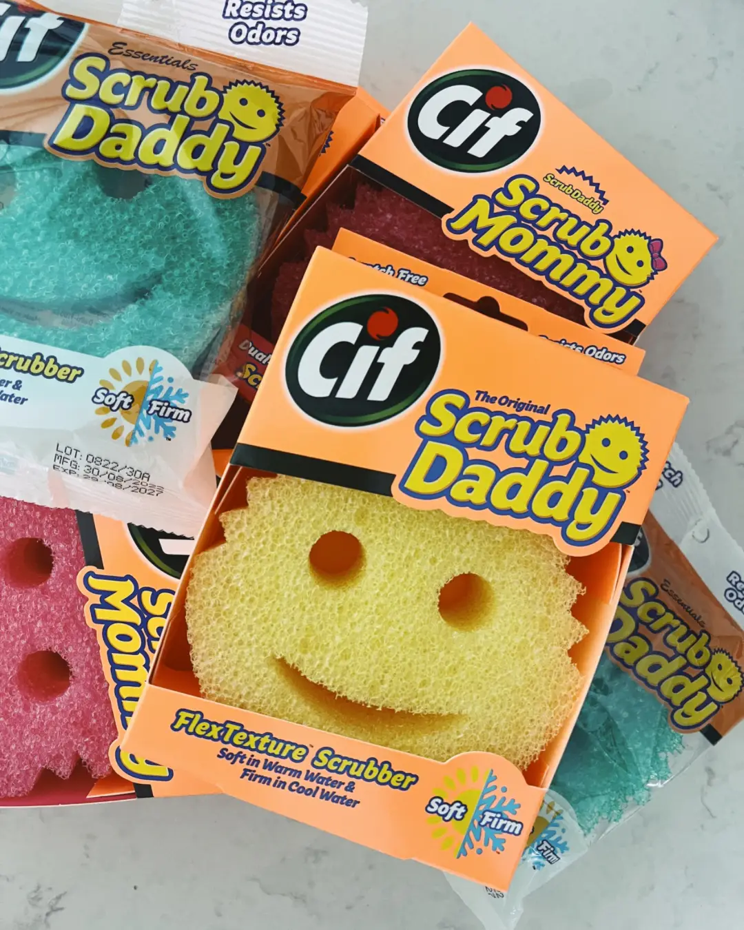 I'm a cleaning pro - I found the best Scrub Daddy trick to remove