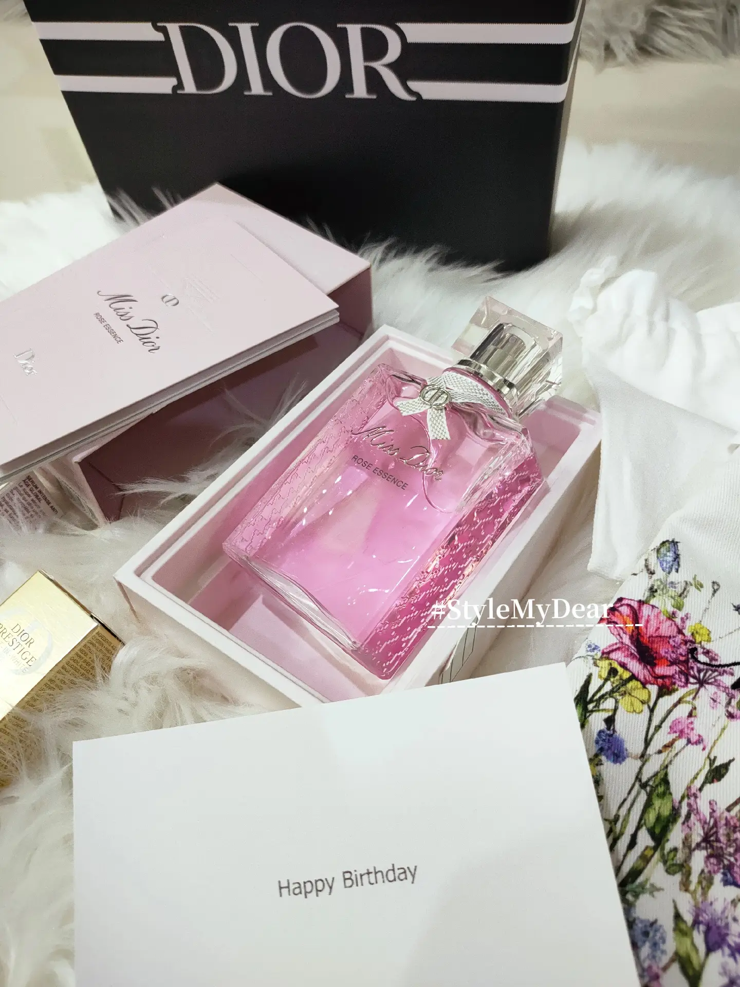 Miss Dior Rose Essence | แกลเลอรีที่โพสต์โดย My Dear | Lemon8